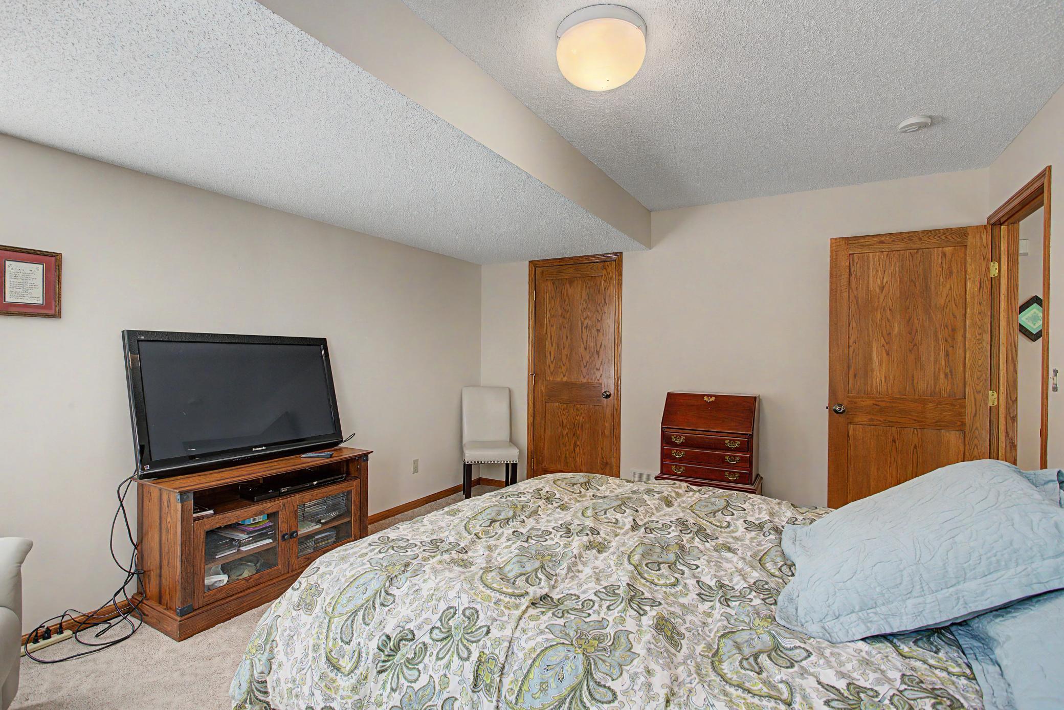 main property photo 50