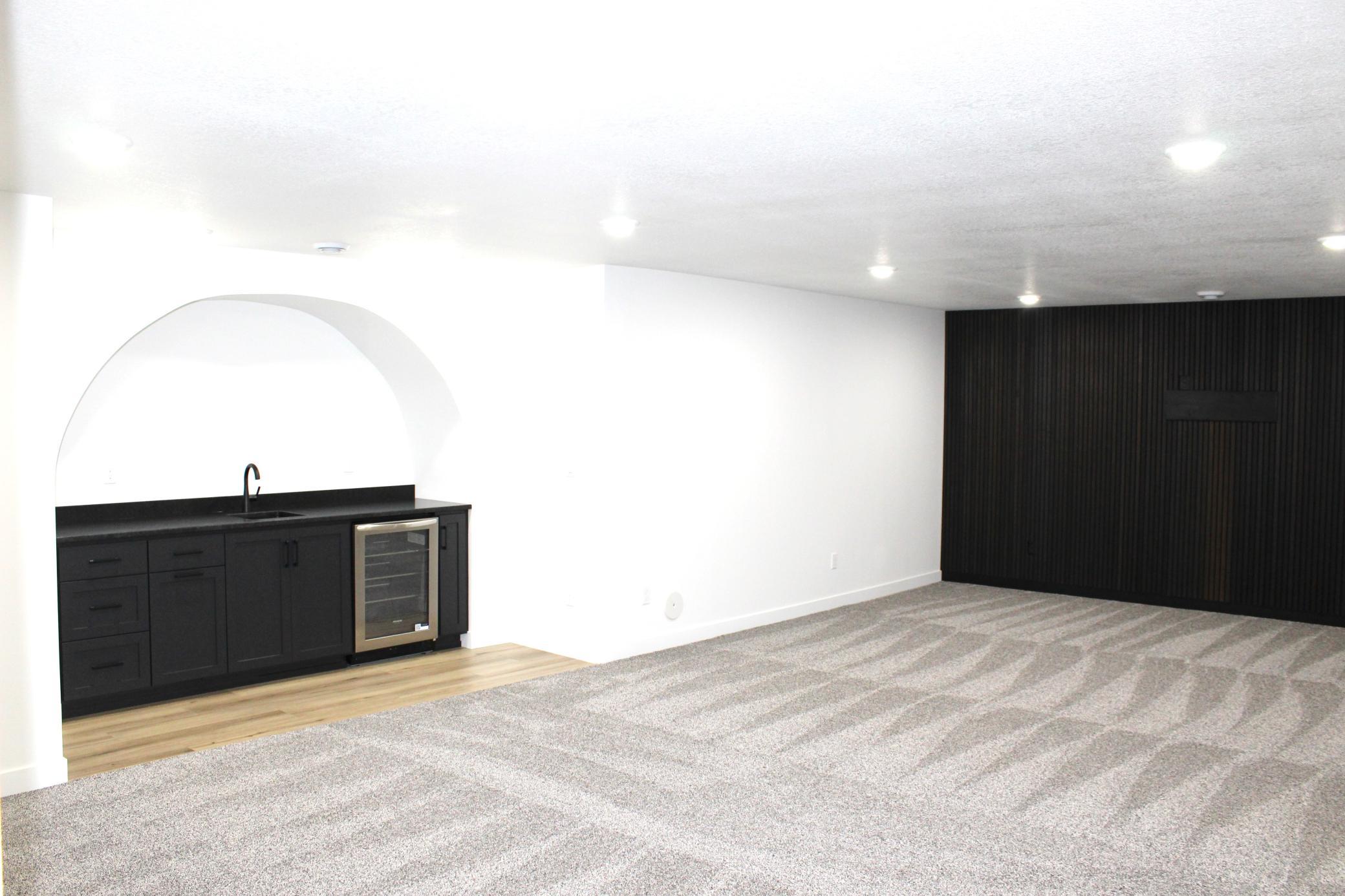 main property photo 78