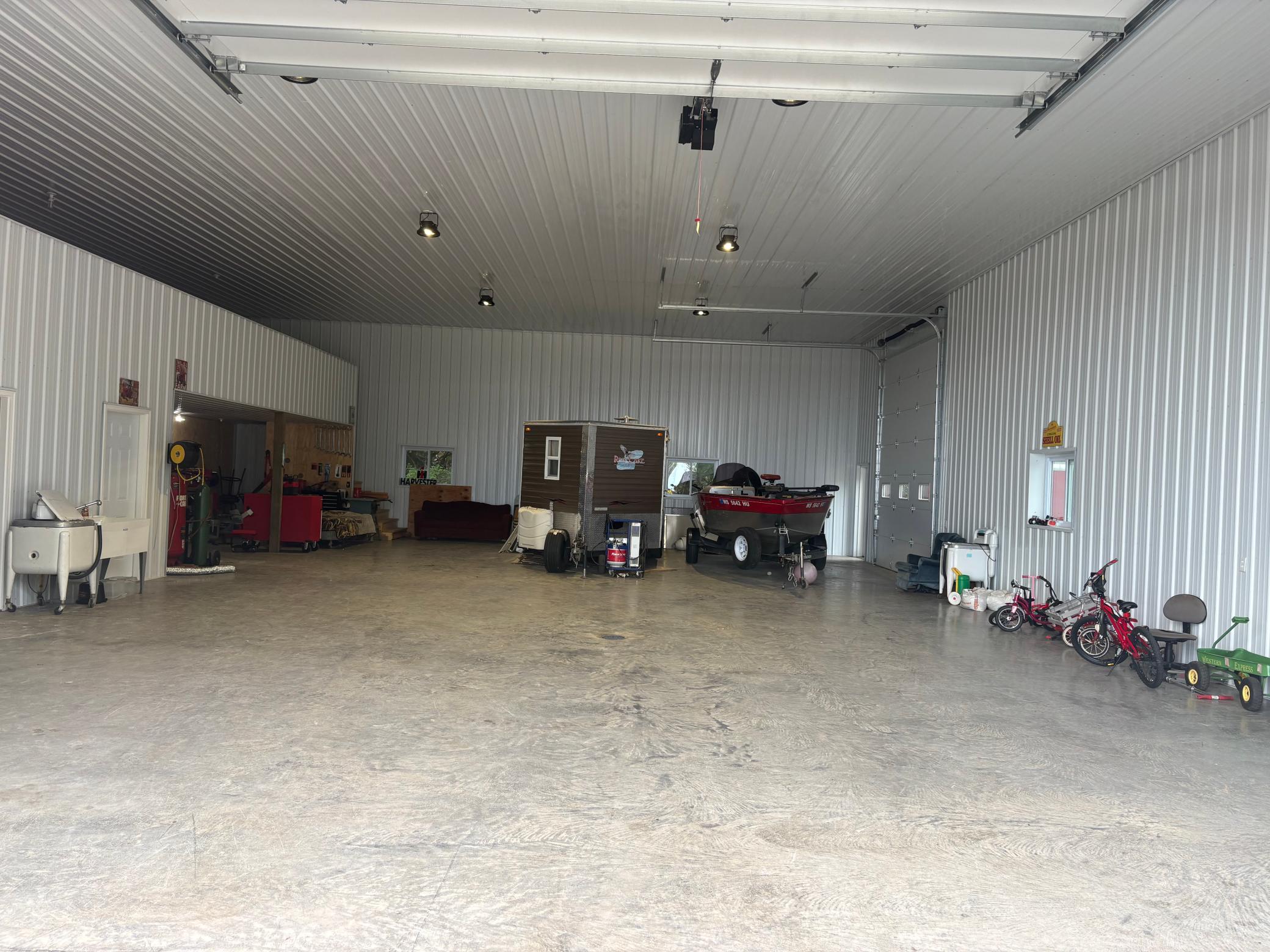 main property photo 17