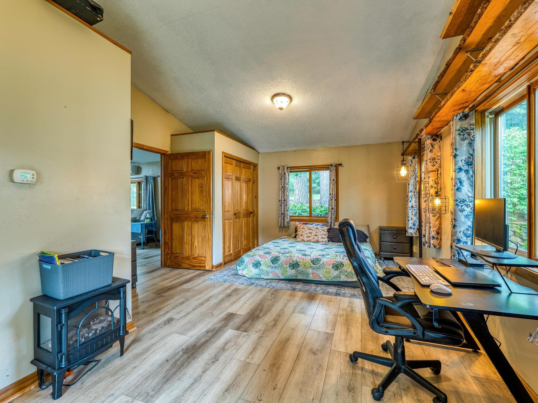 main property photo 23