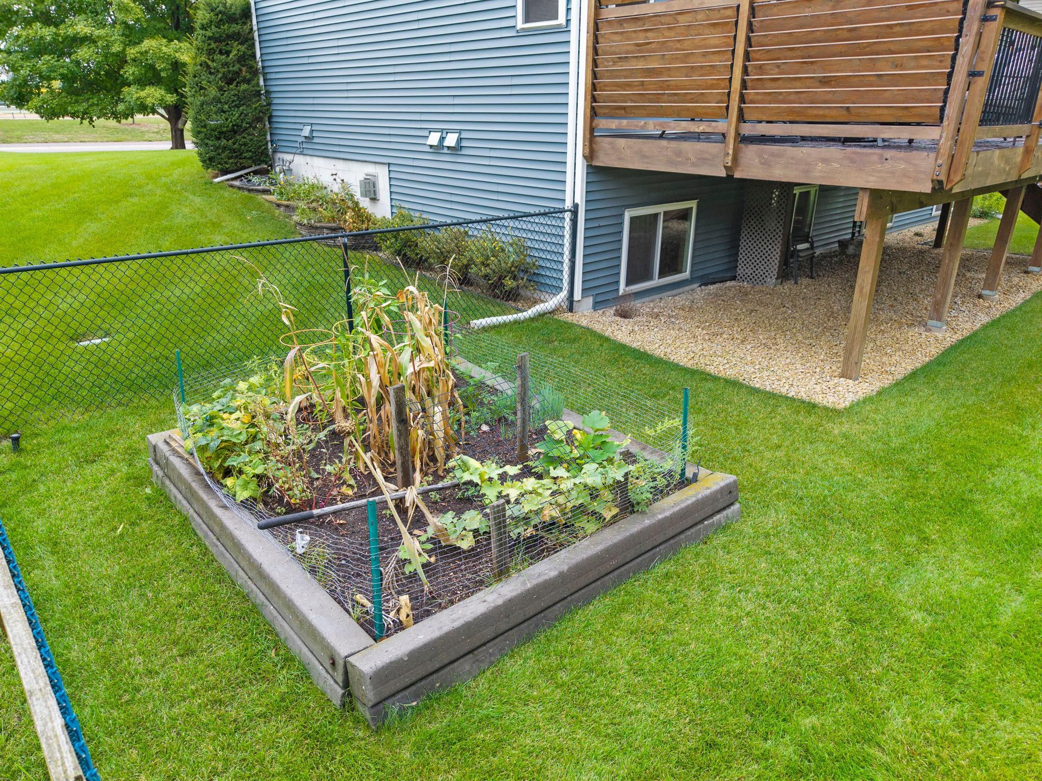 main property photo 32