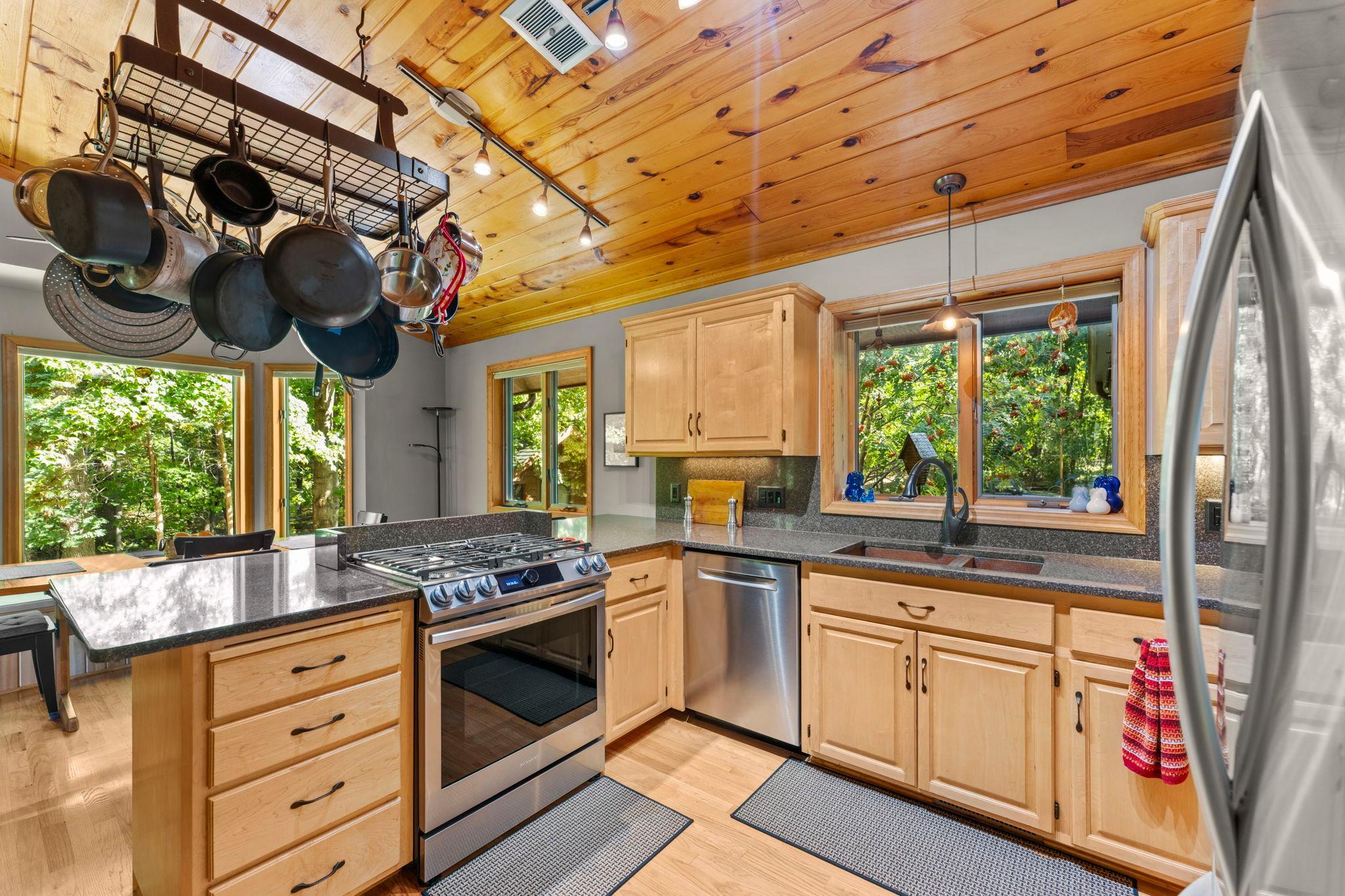 main property photo 30
