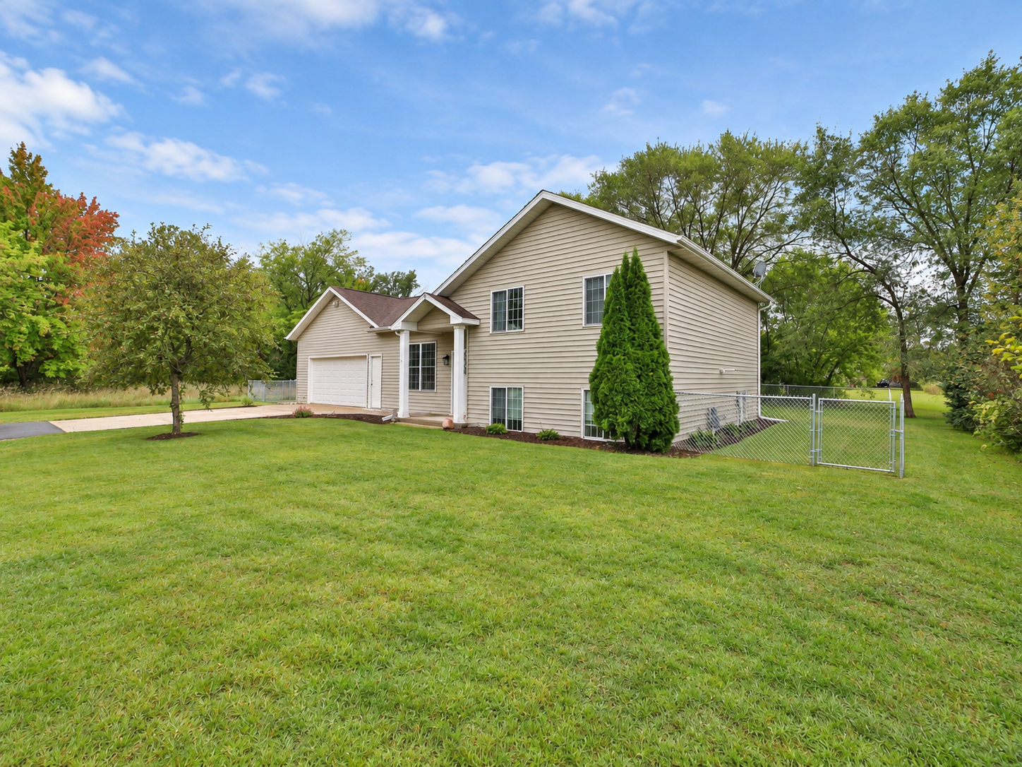 main property photo 23