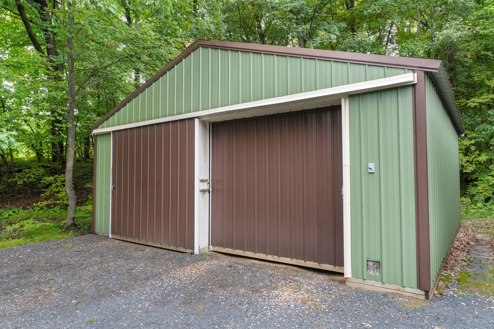 main property photo 33