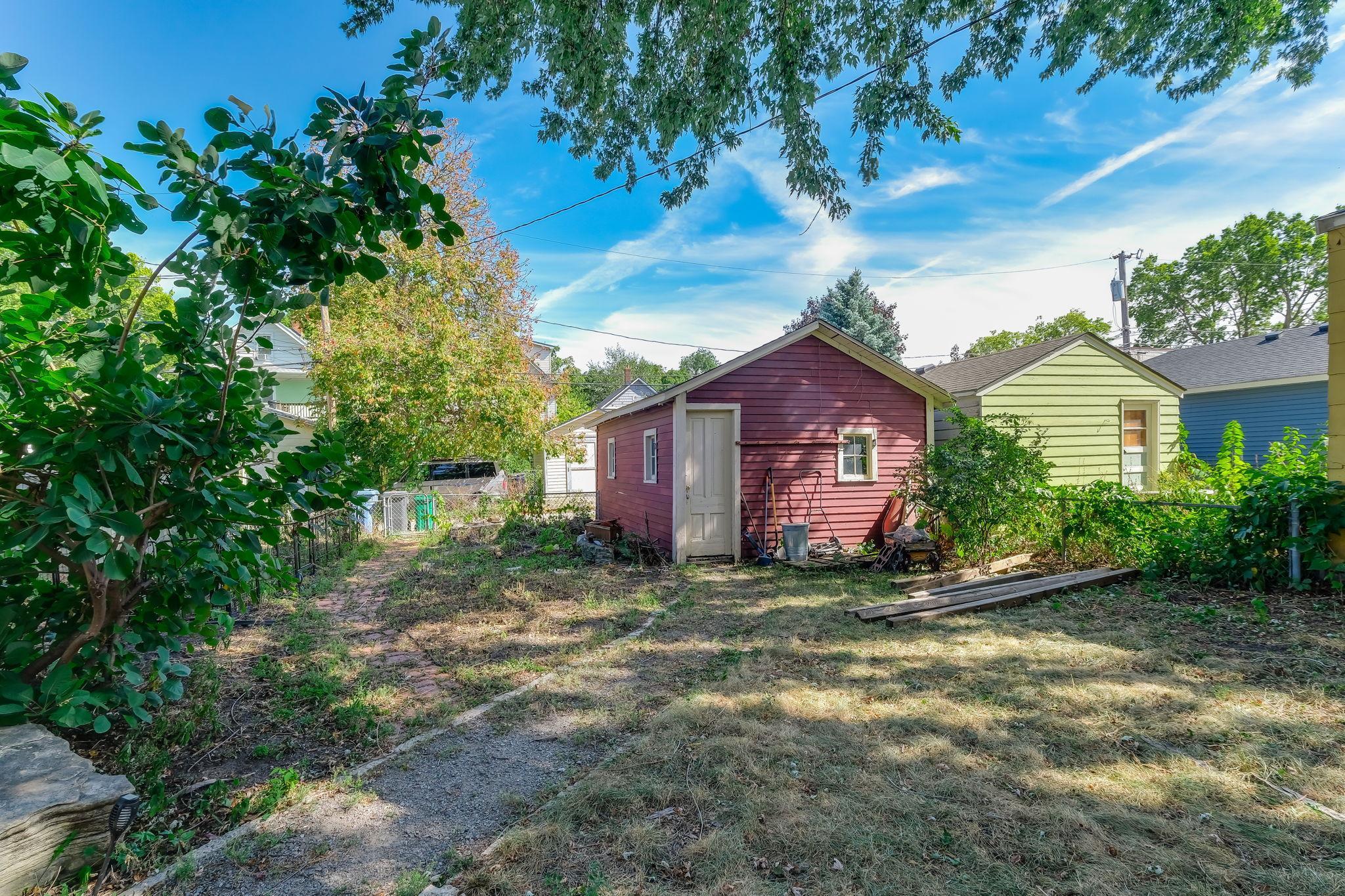 main property photo 36