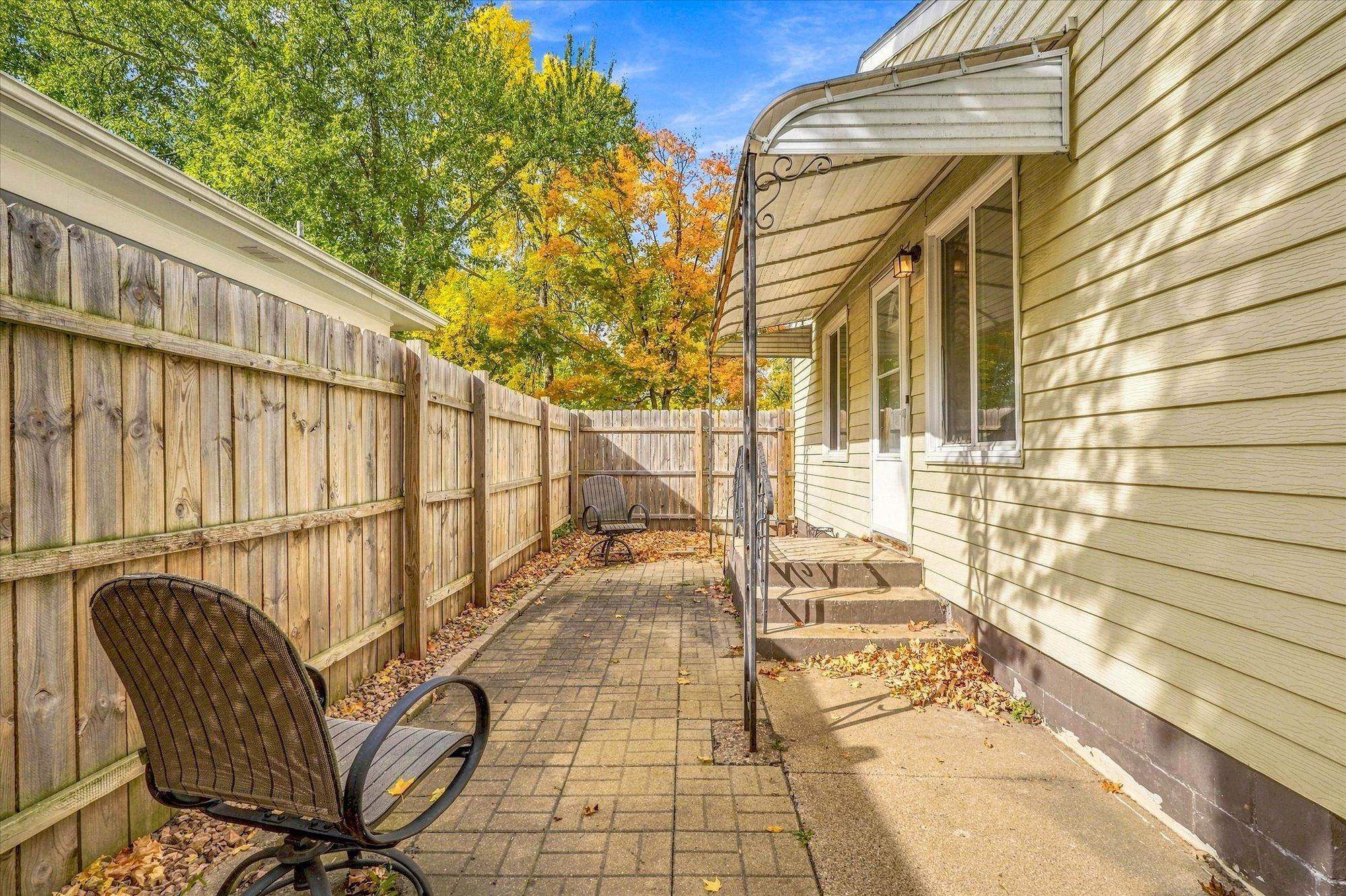 main property photo 28