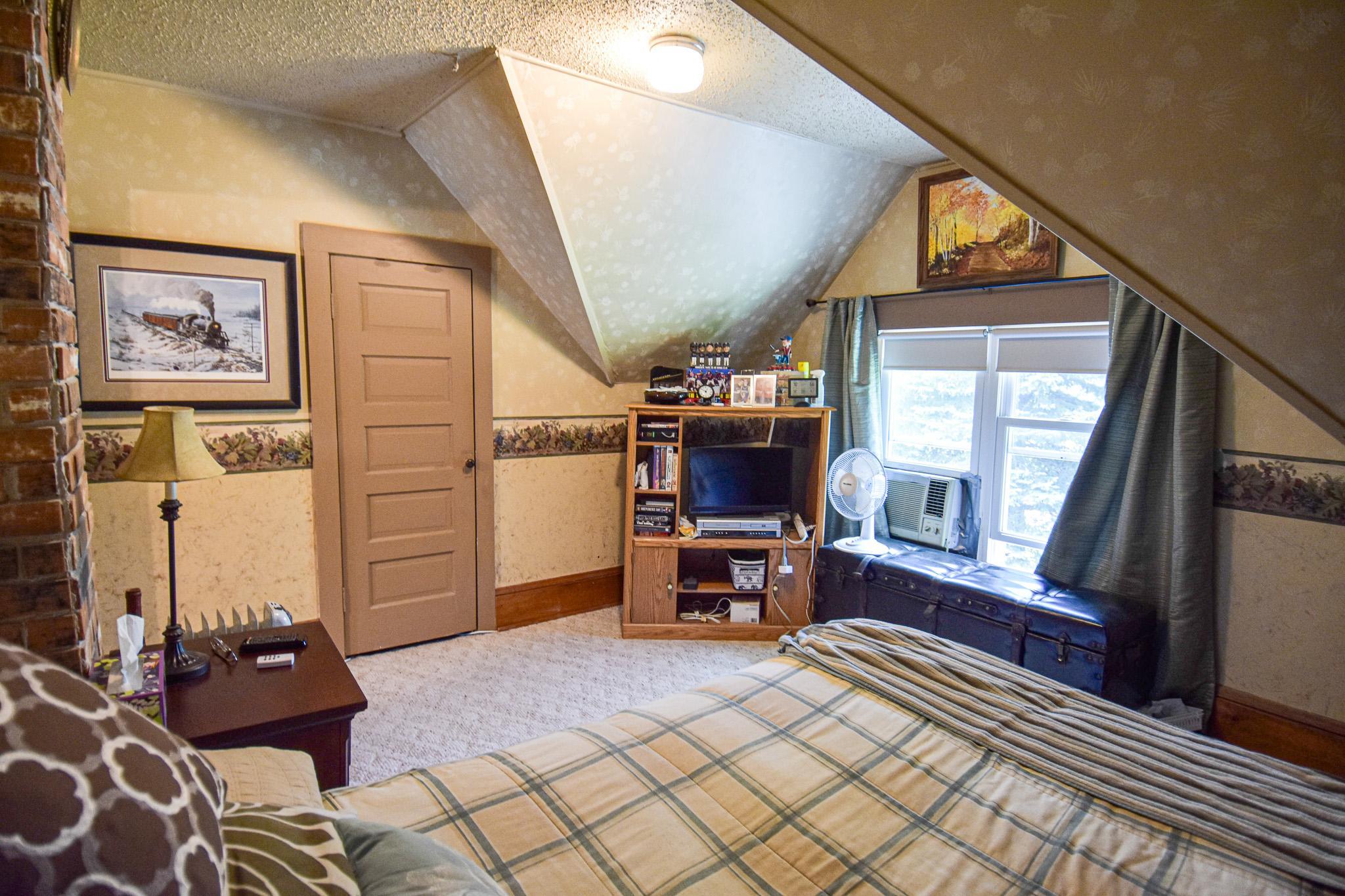 main property photo 36