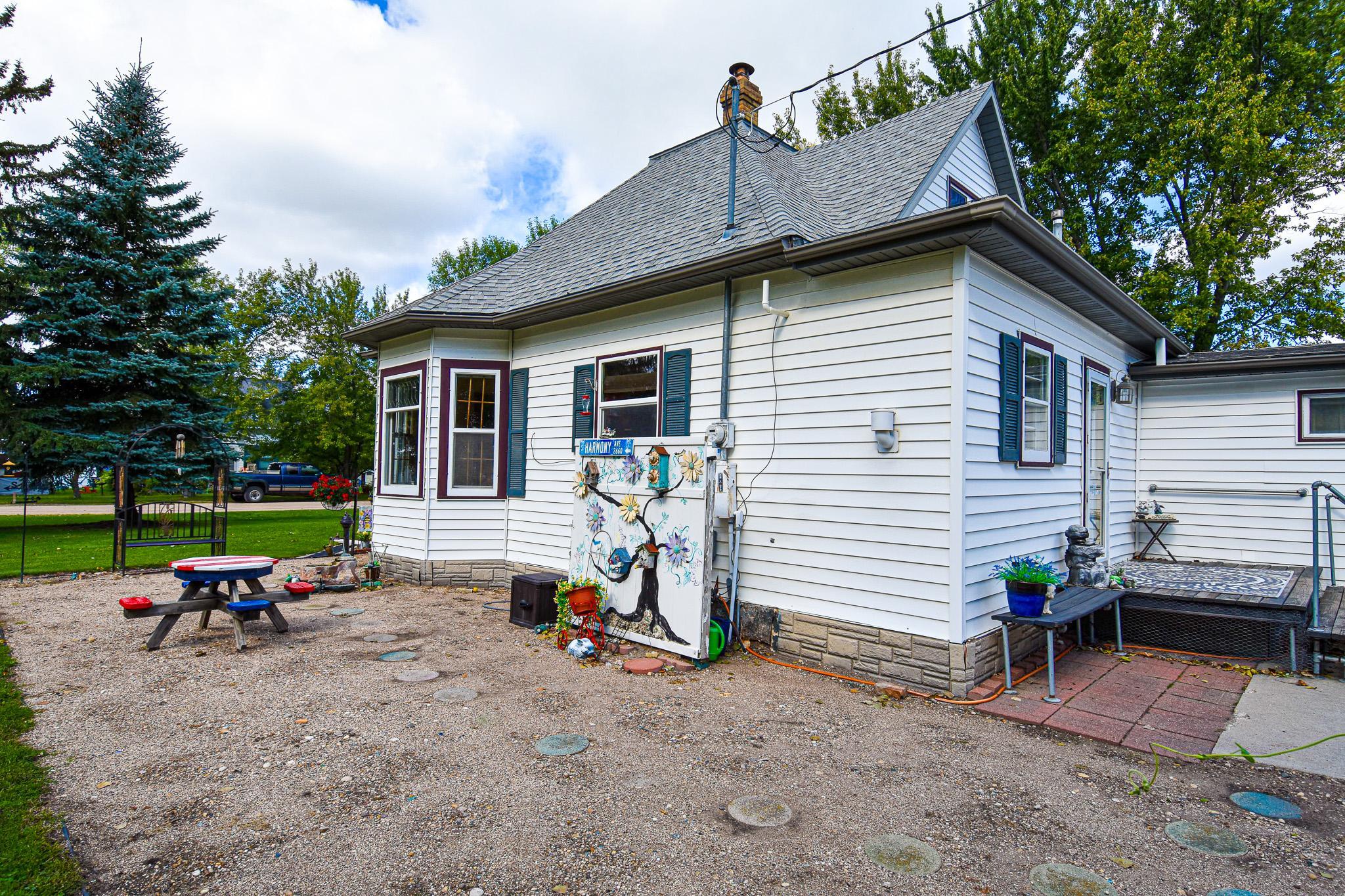 main property photo 40