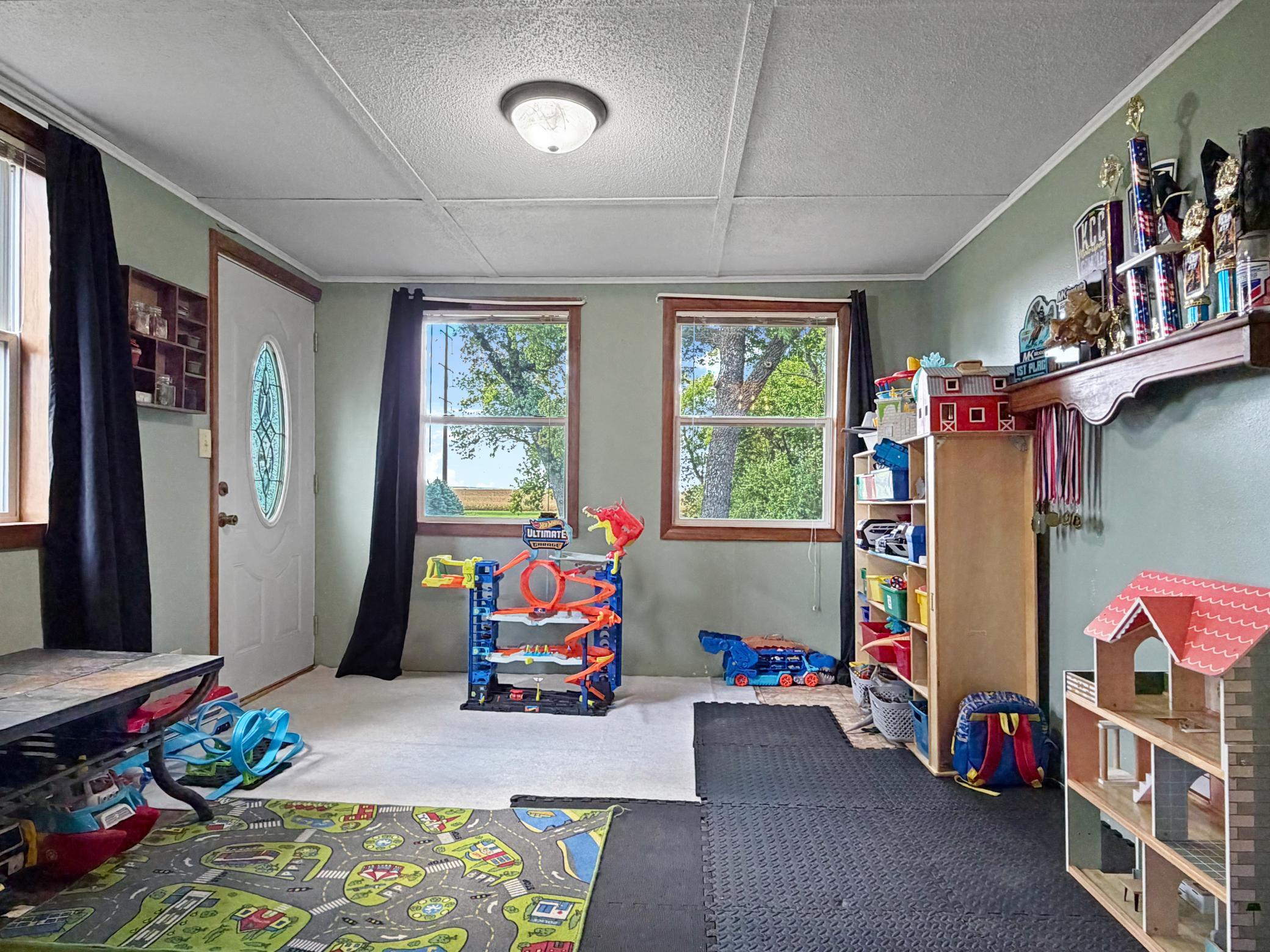 main property photo 19