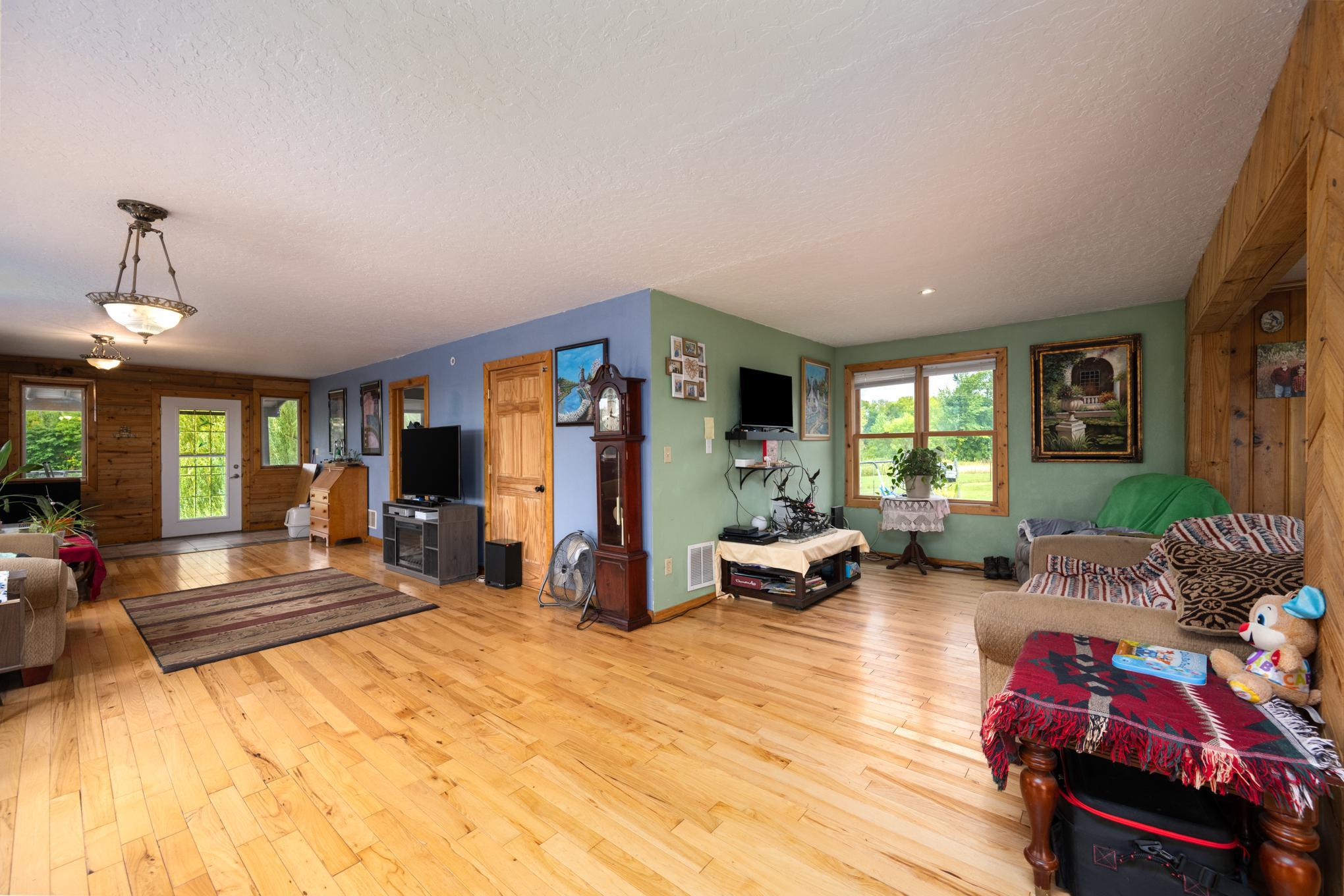 main property photo 14