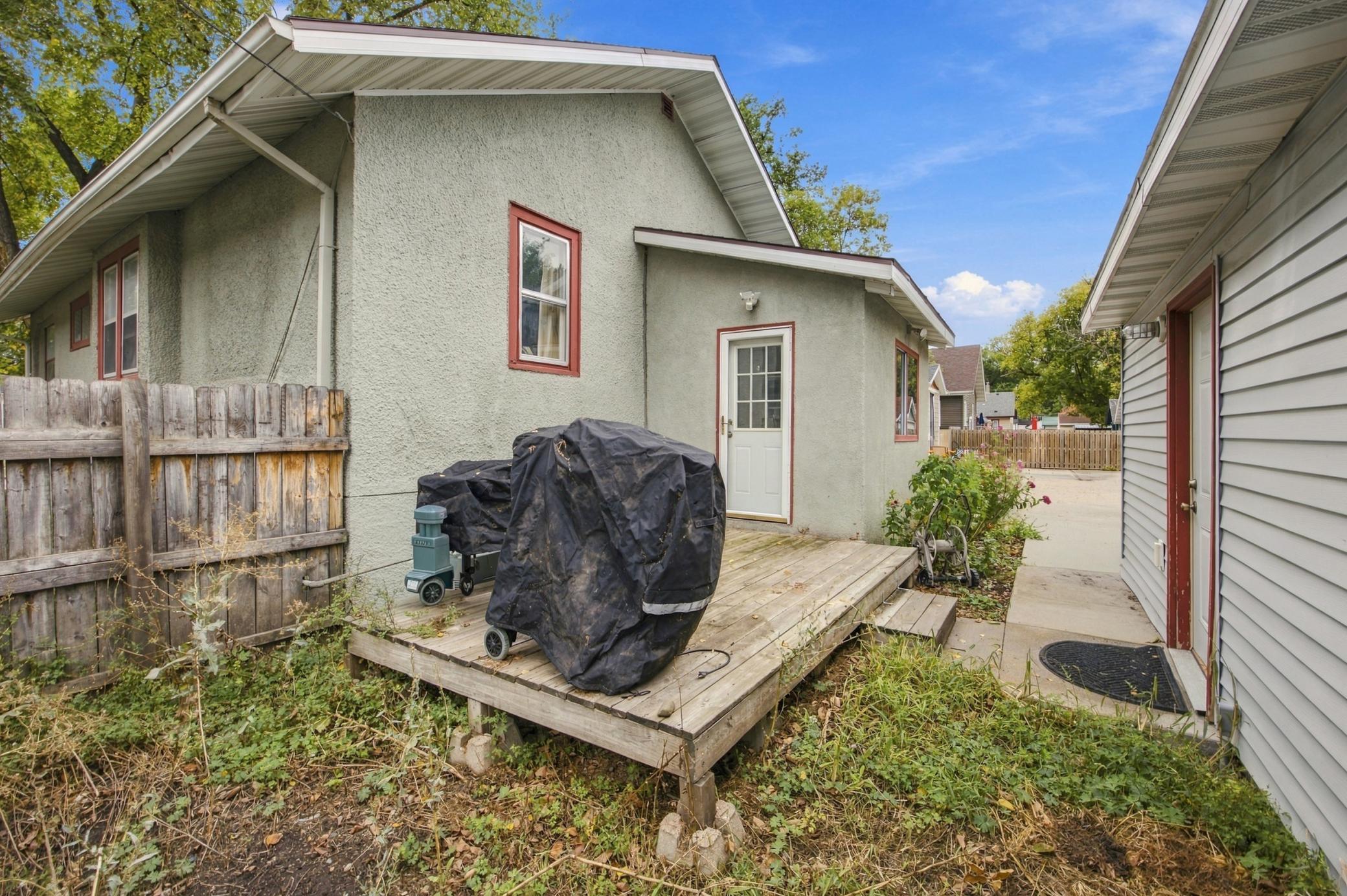 main property photo 23