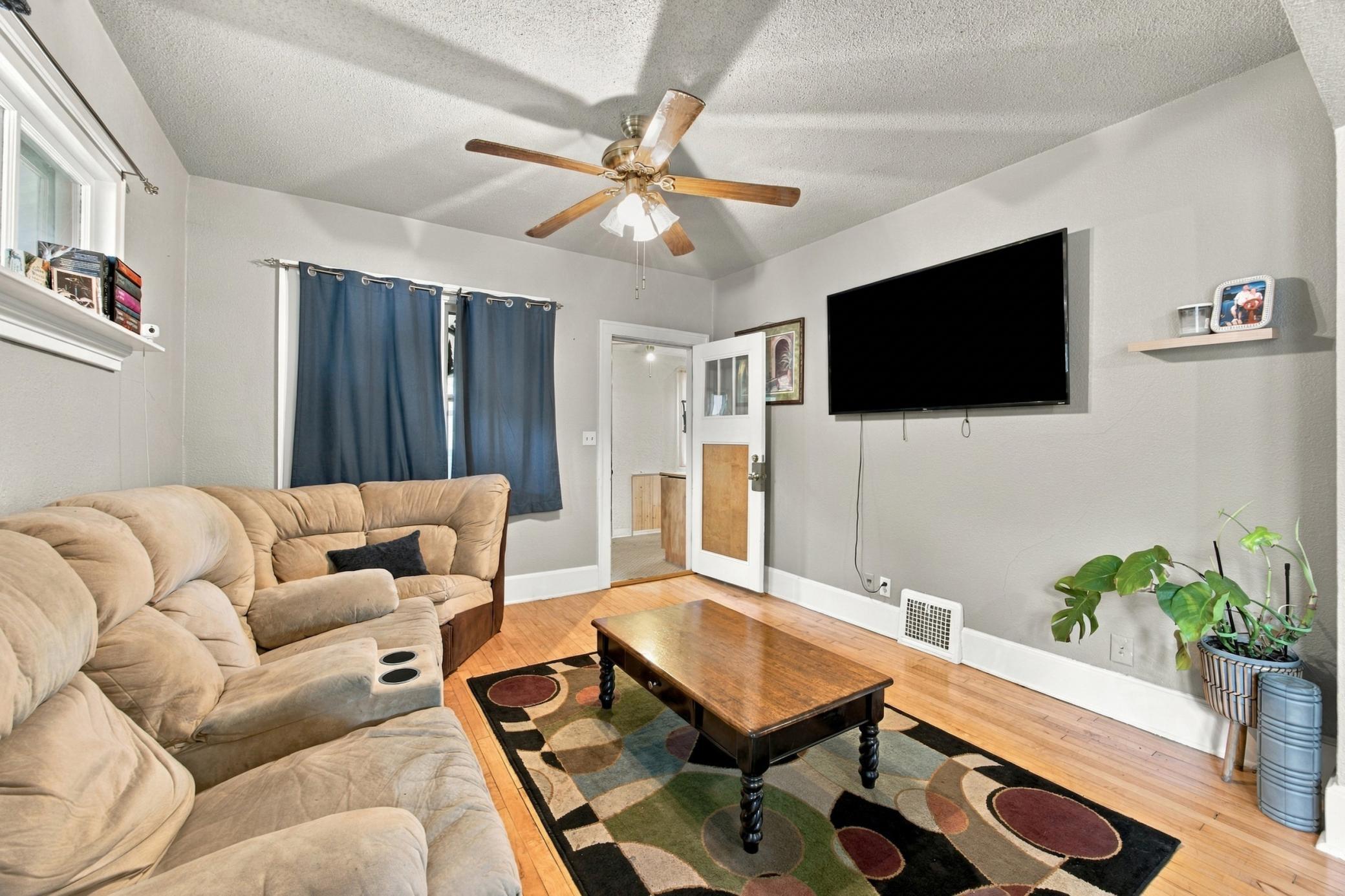 main property photo 7
