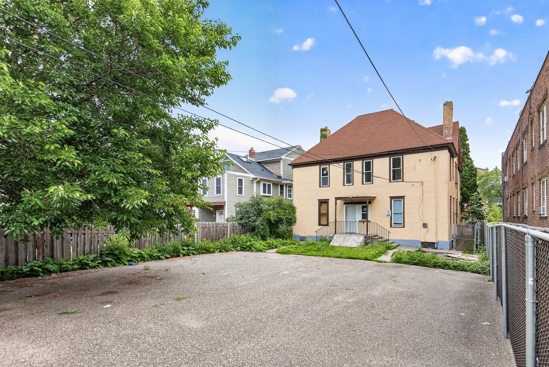 main property photo 18