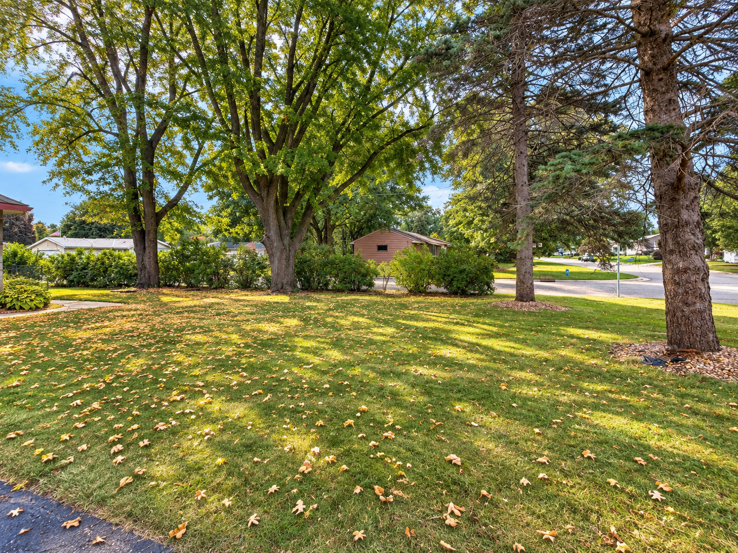 main property photo 25