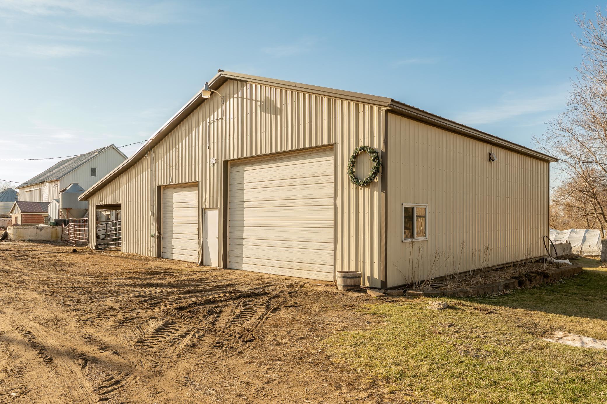 main property photo 36