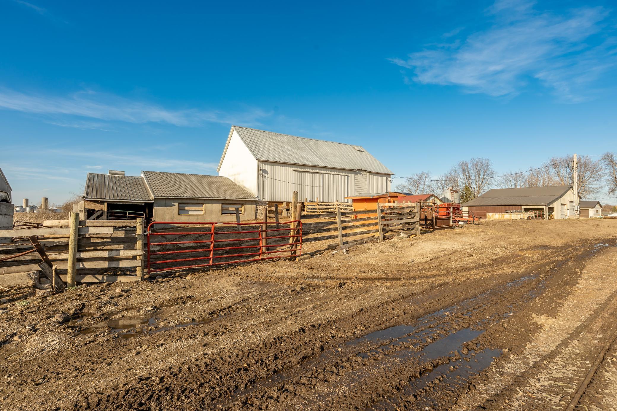 main property photo 41