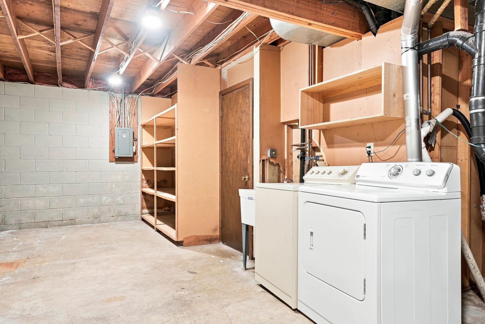 main property photo 50