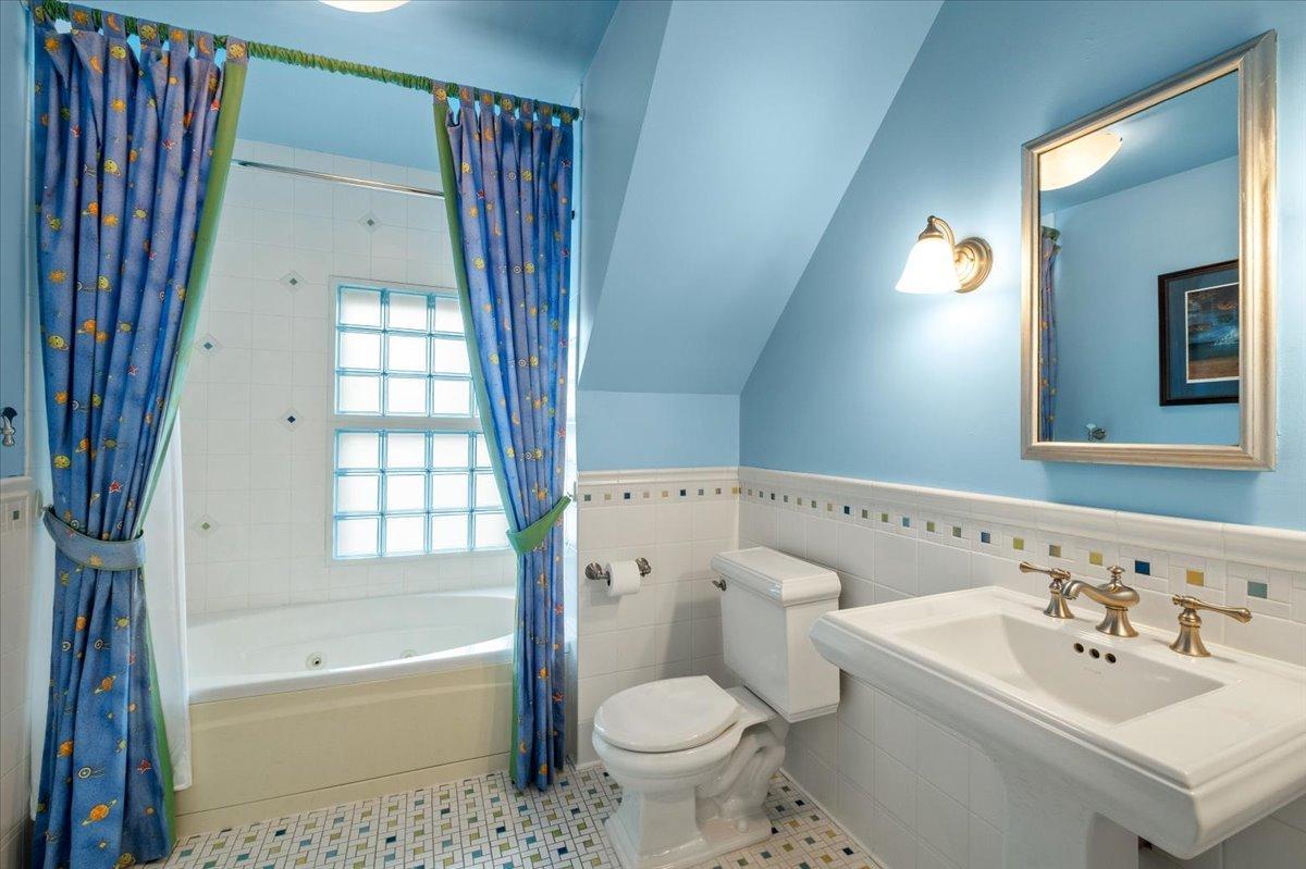 main property photo 80