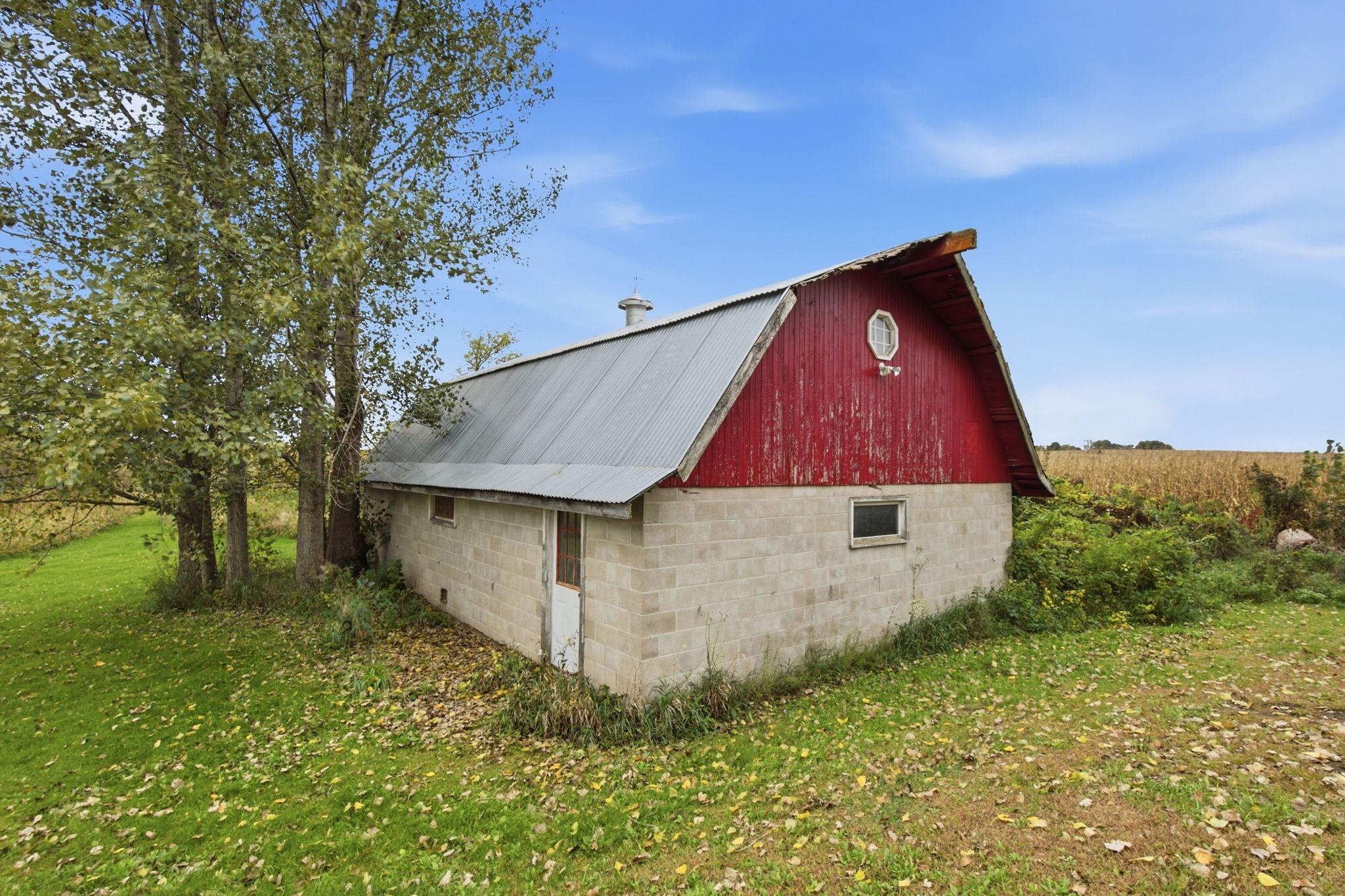 main property photo 39