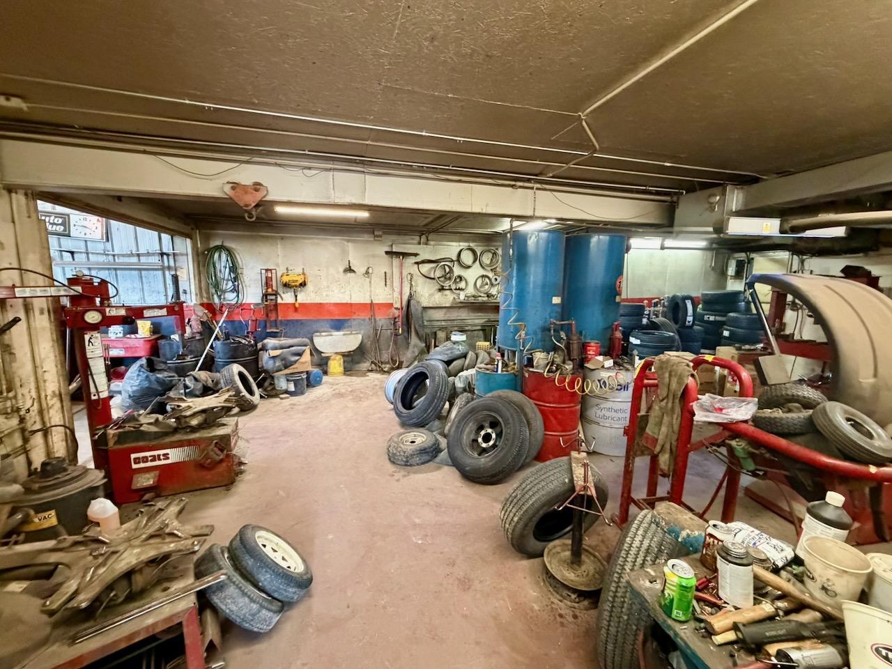 main property photo 14