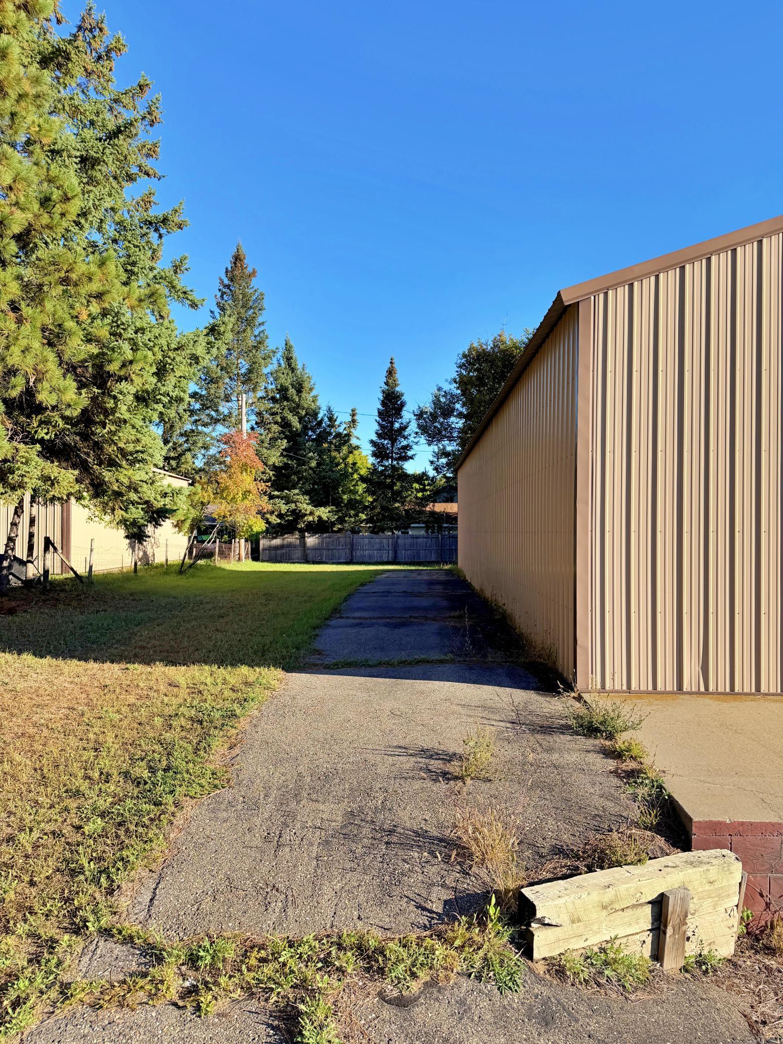 main property photo 5