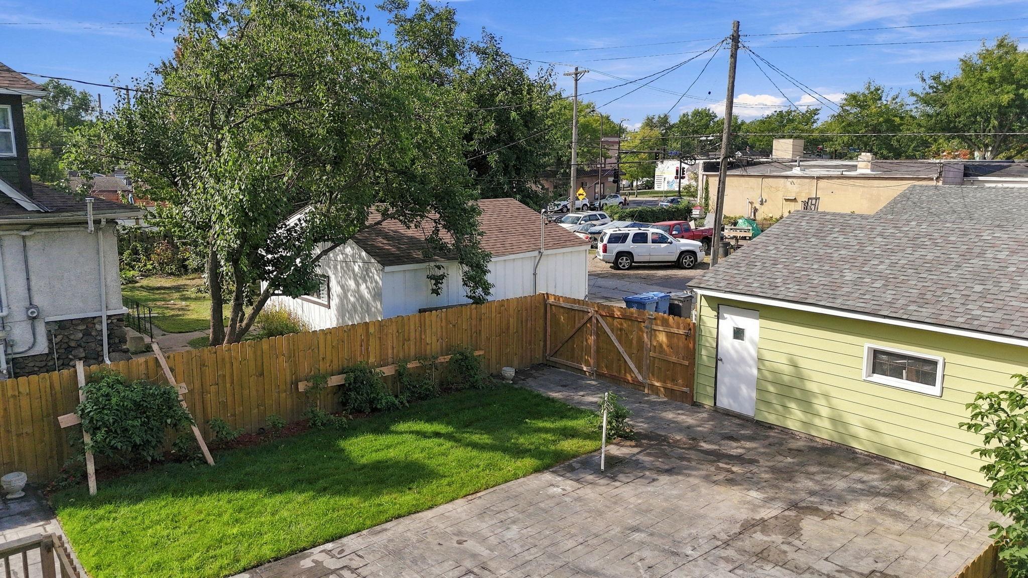 main property photo 40