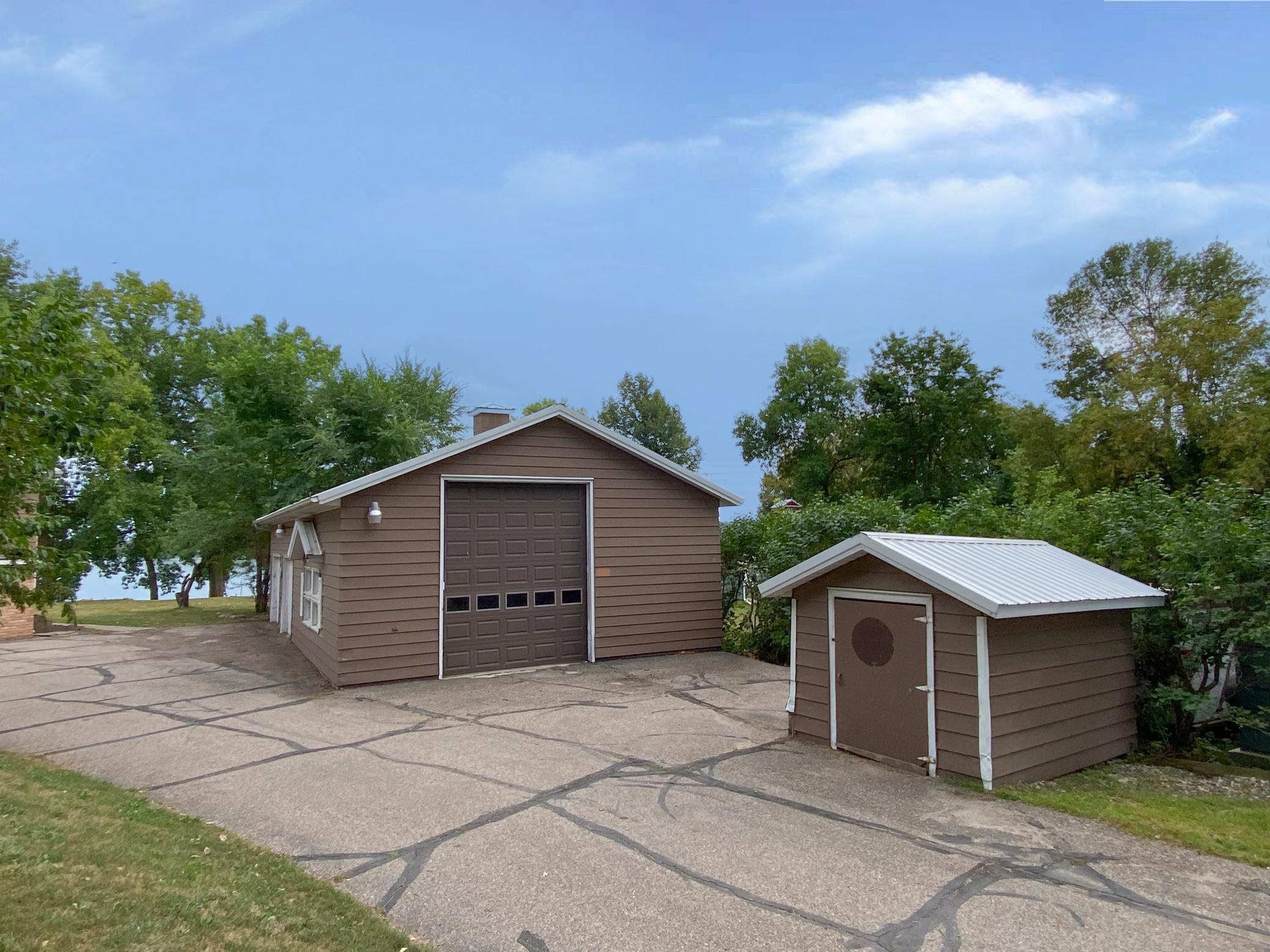 main property photo 40