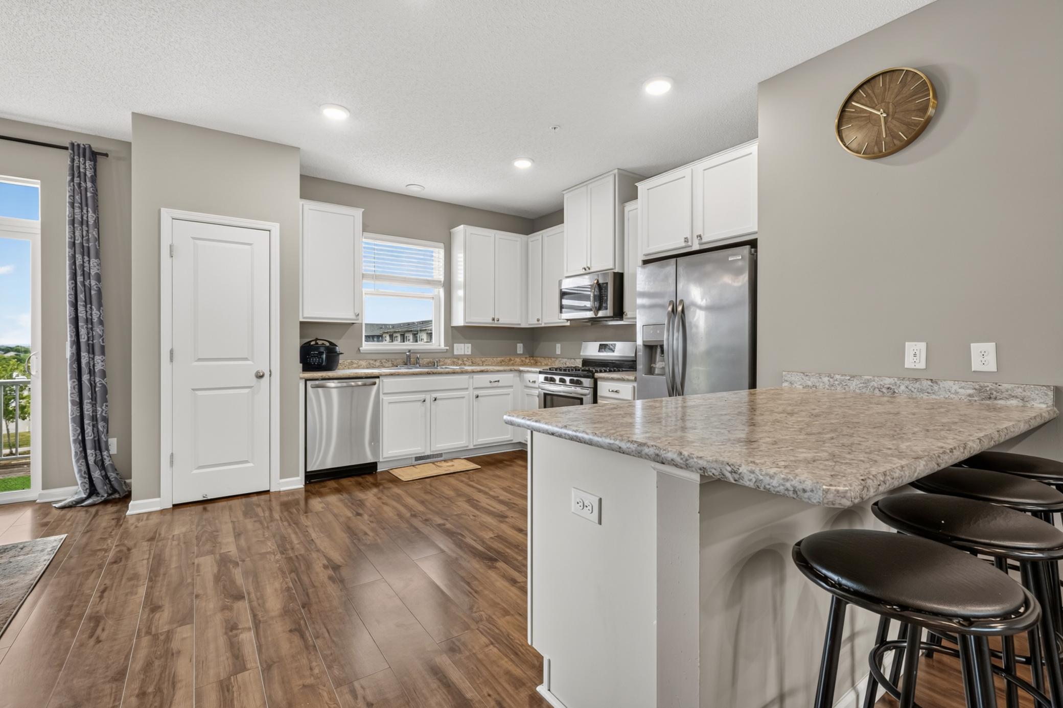 main property photo 7