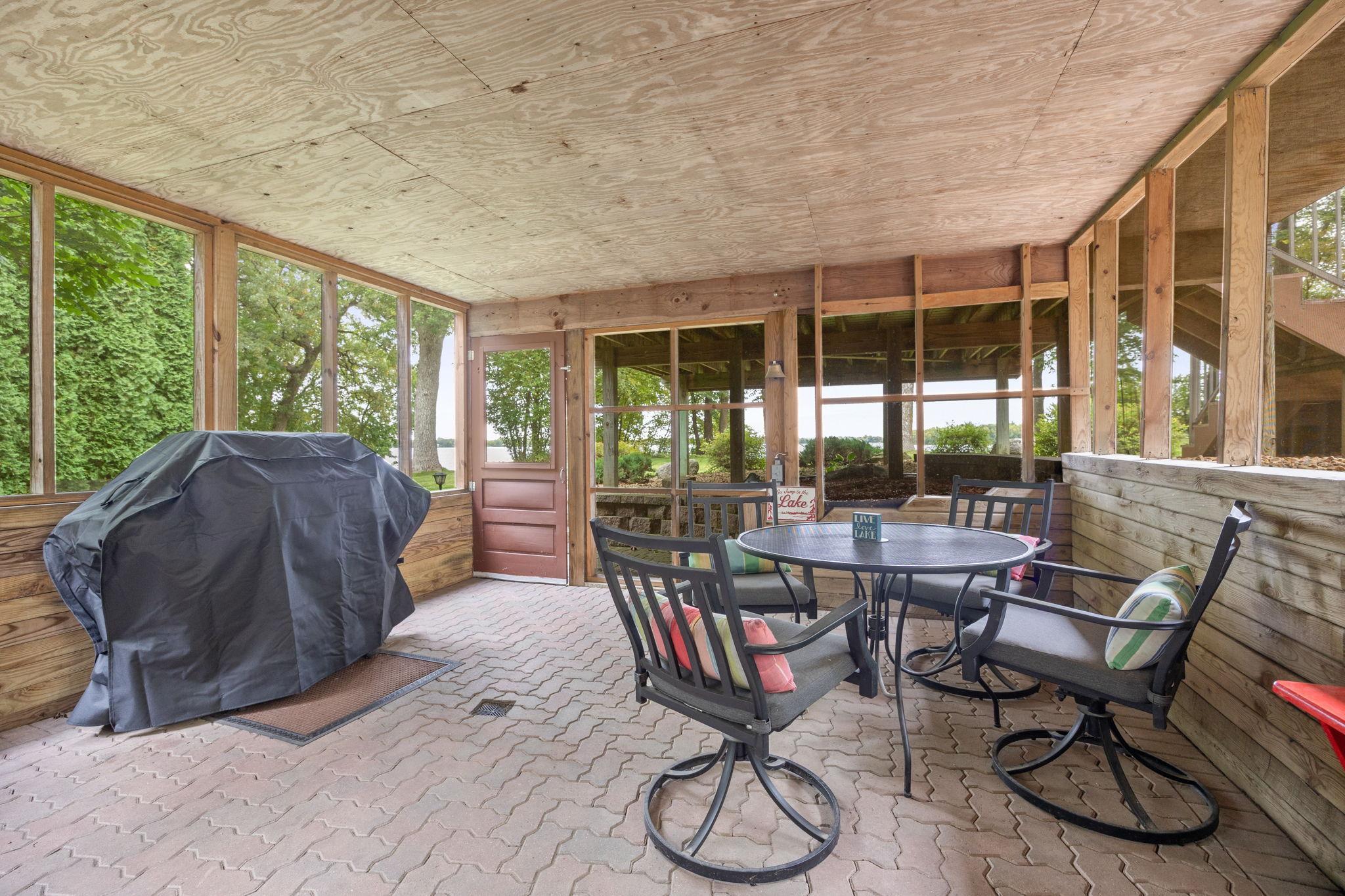 main property photo 28