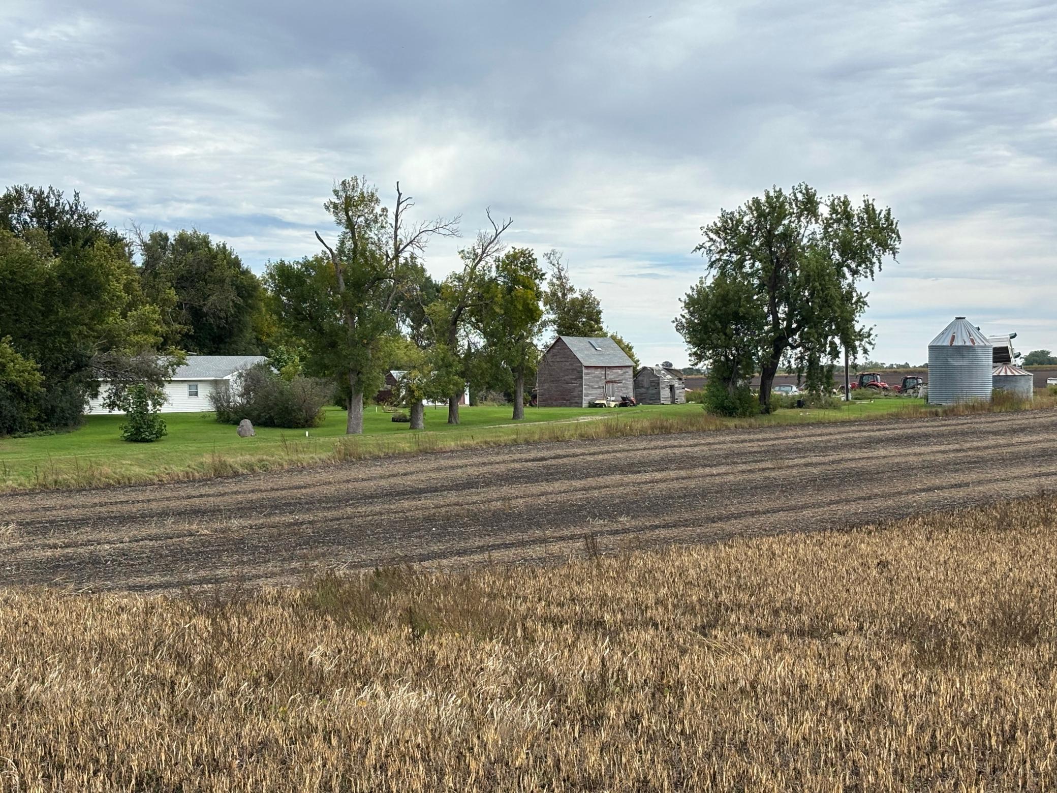 main property photo 7