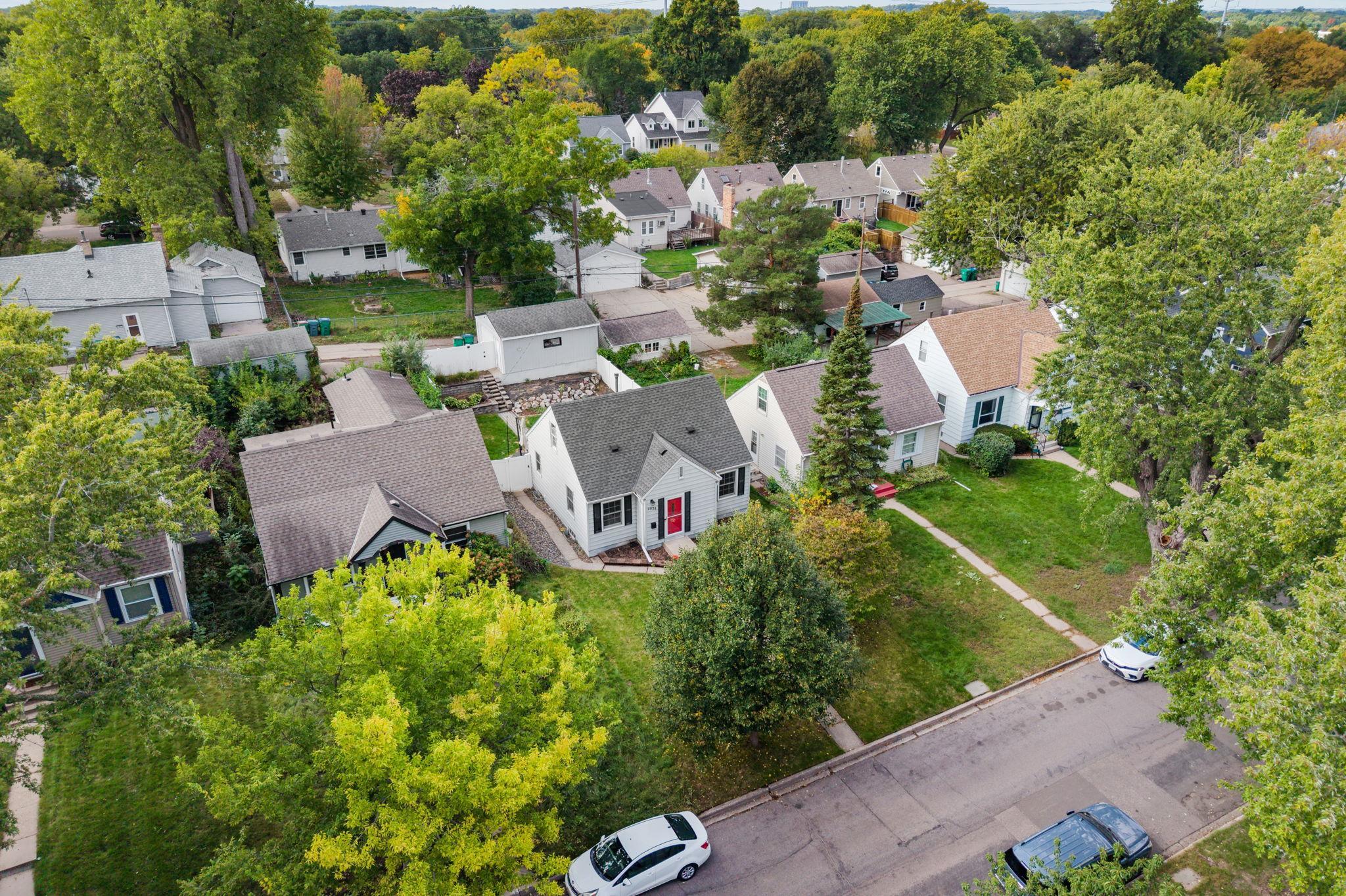 main property photo 32