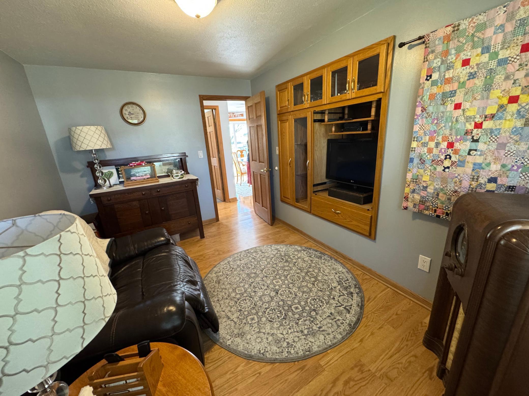main property photo 19