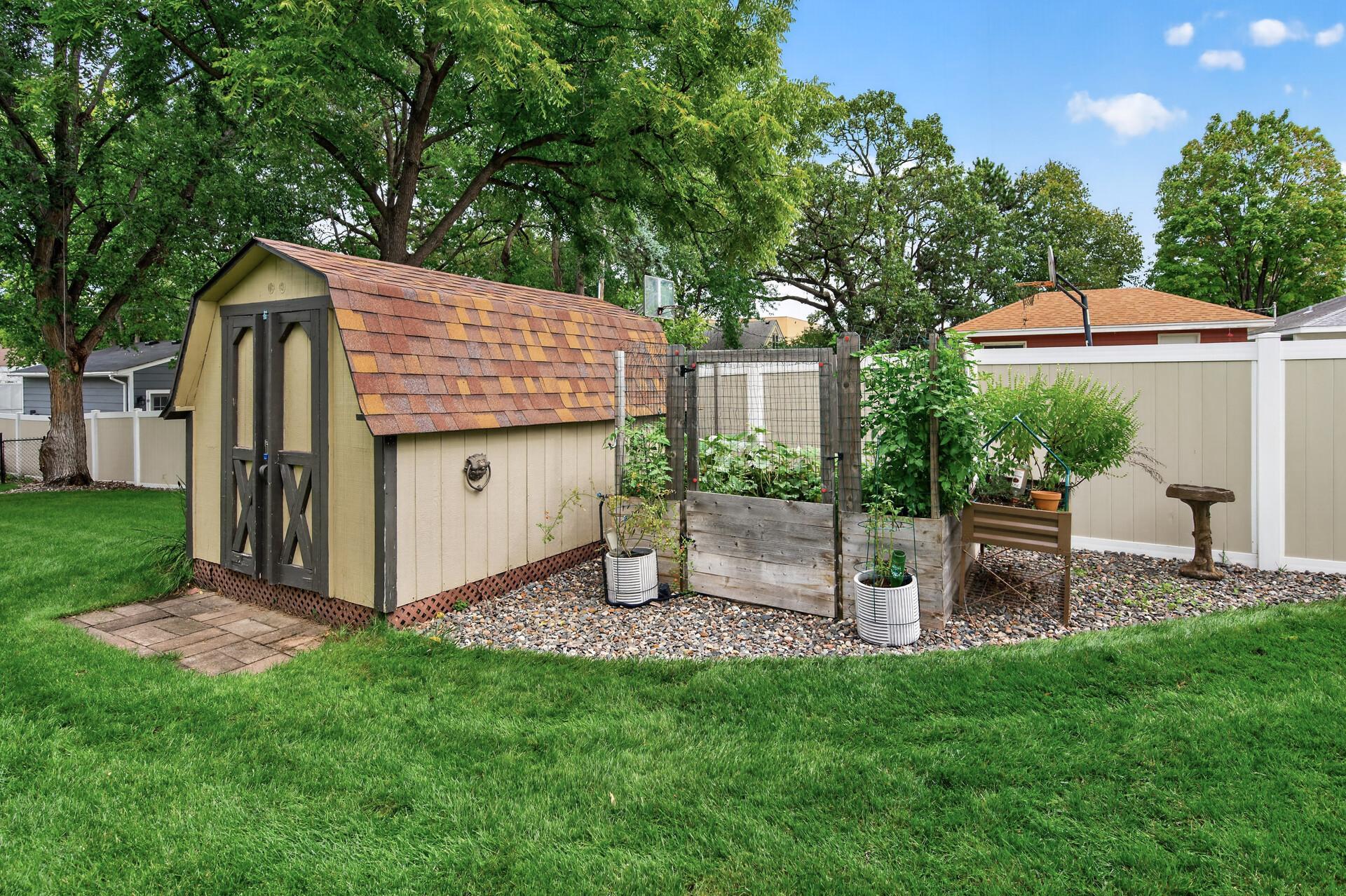 main property photo 39