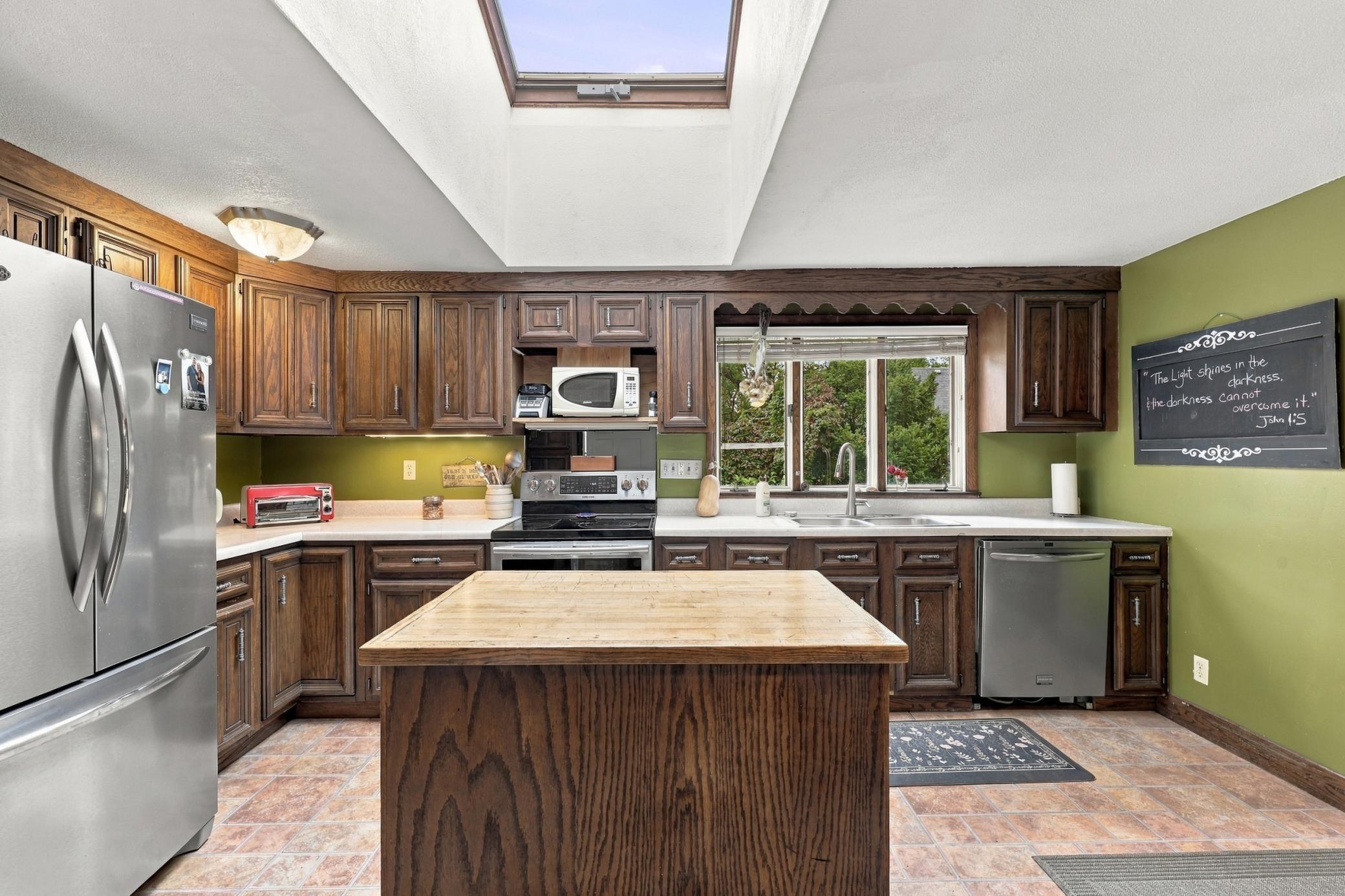 main property photo 11