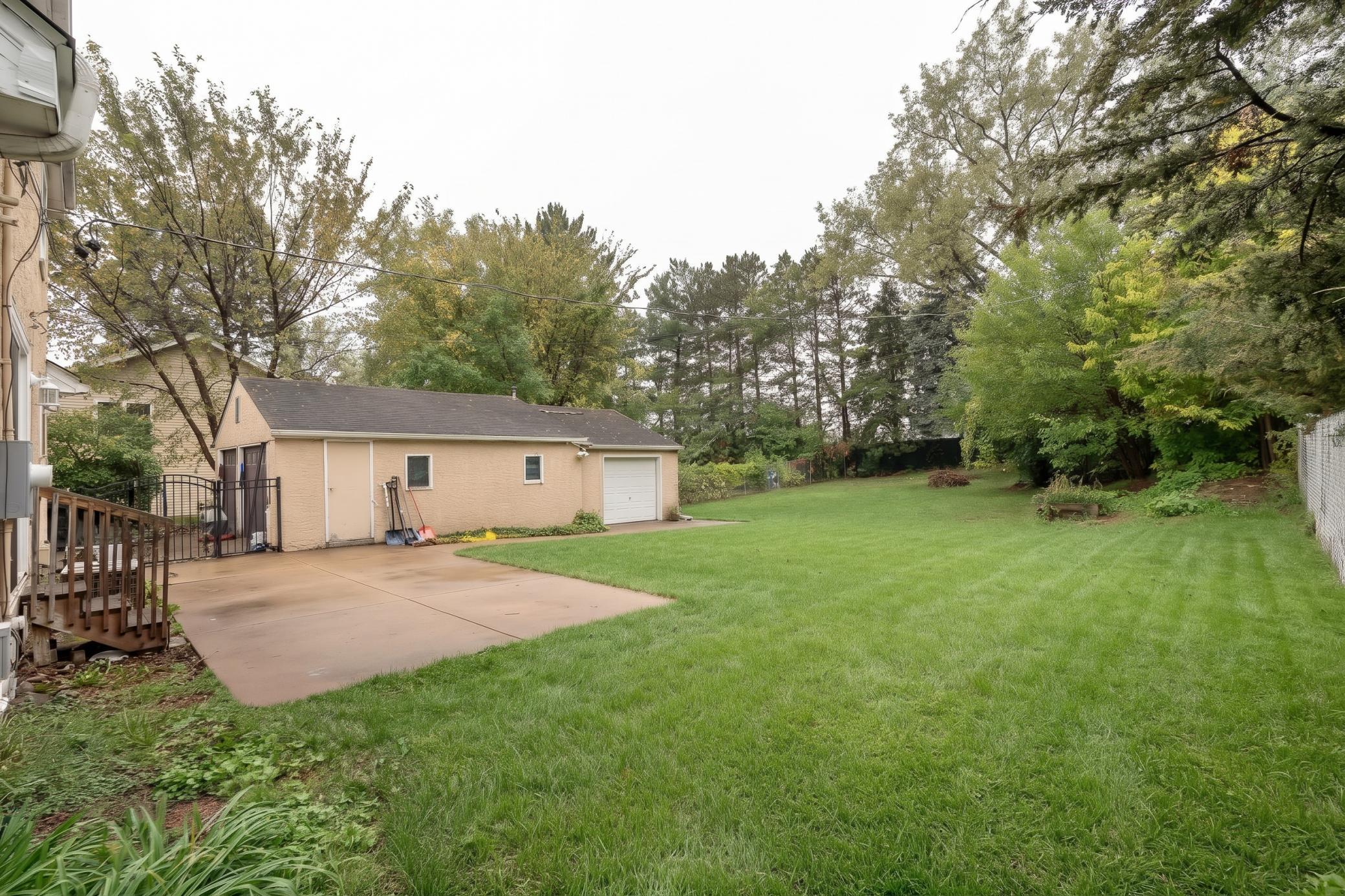 main property photo 14