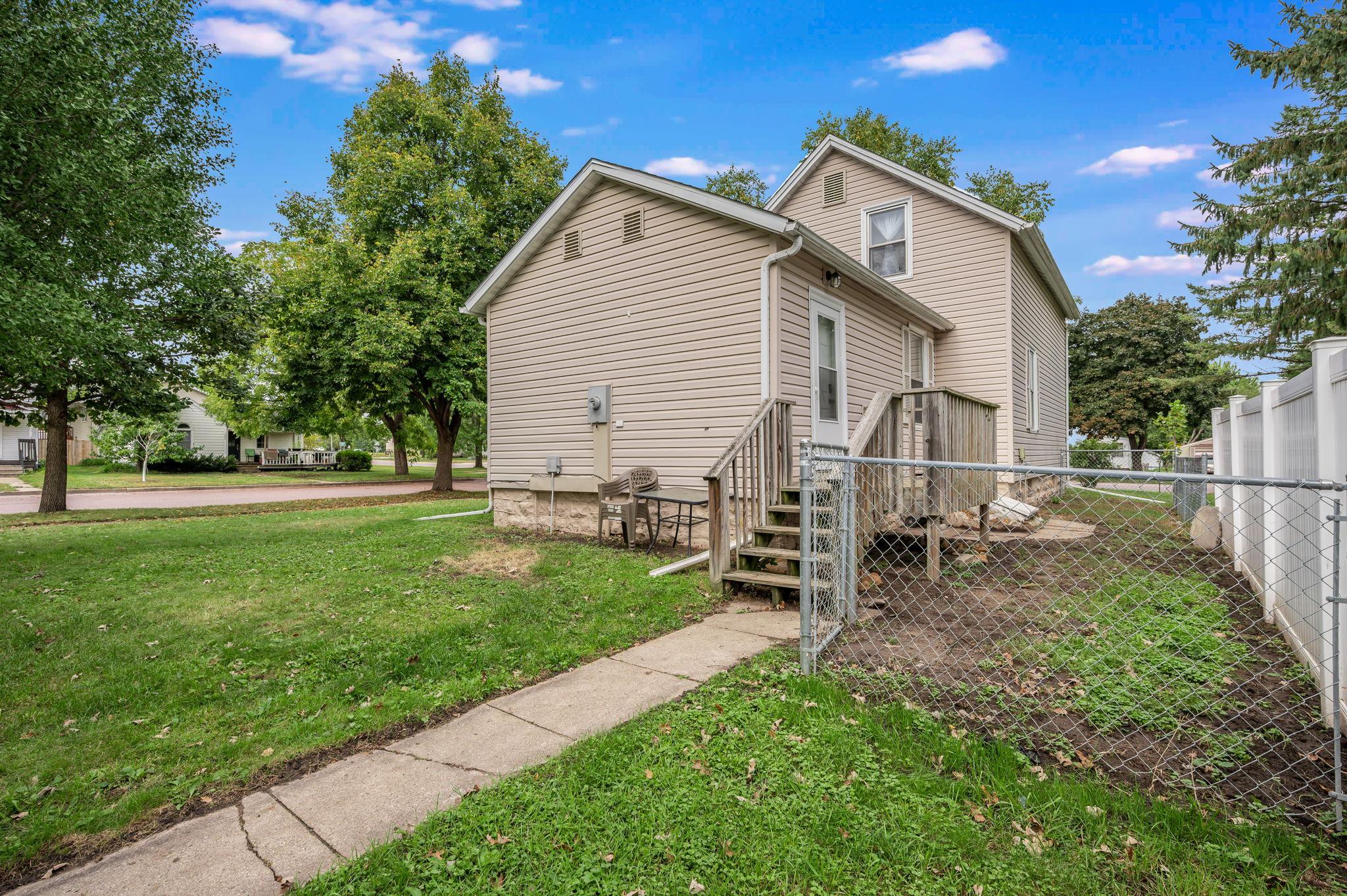 main property photo 30