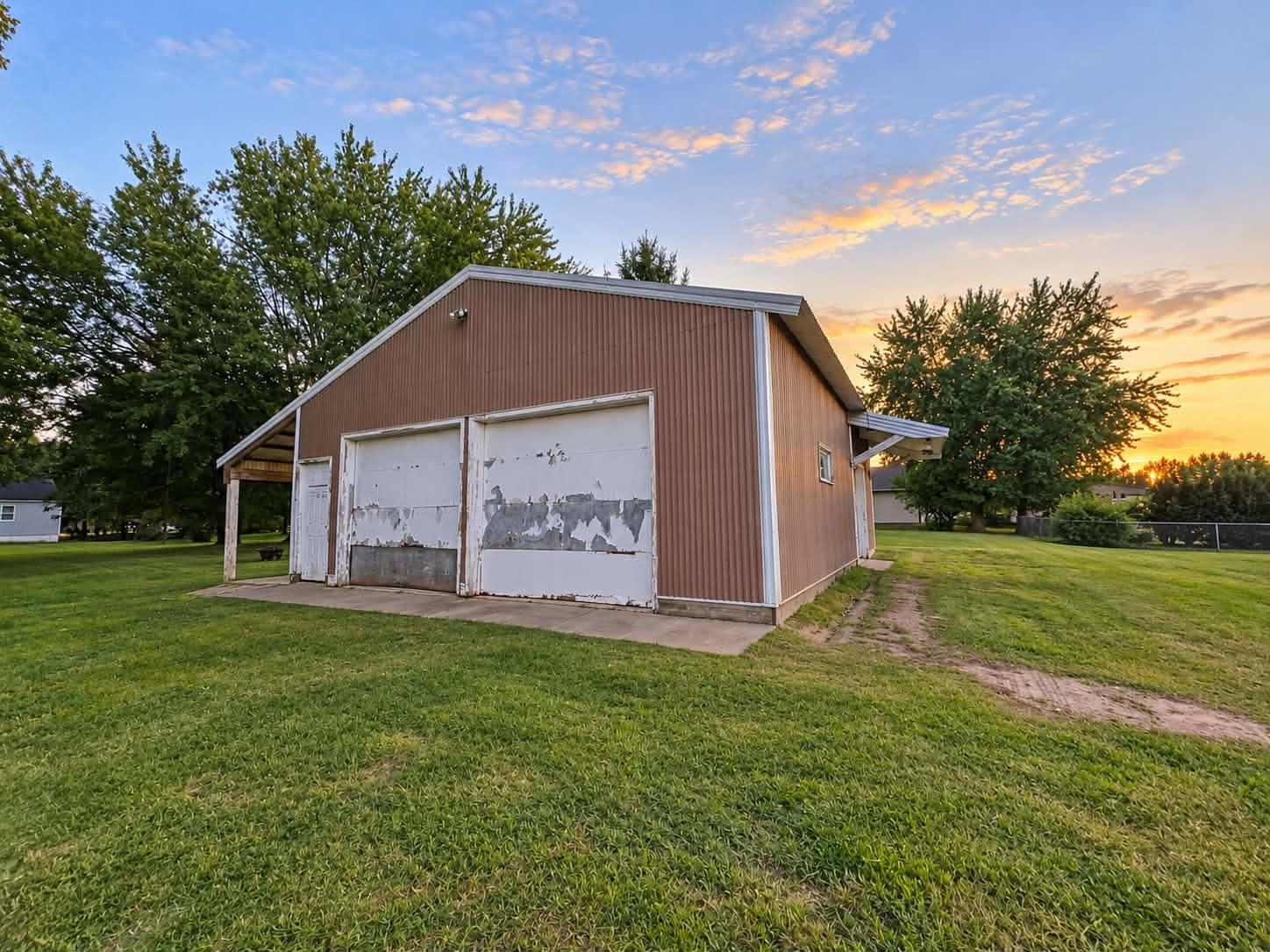 main property photo 13
