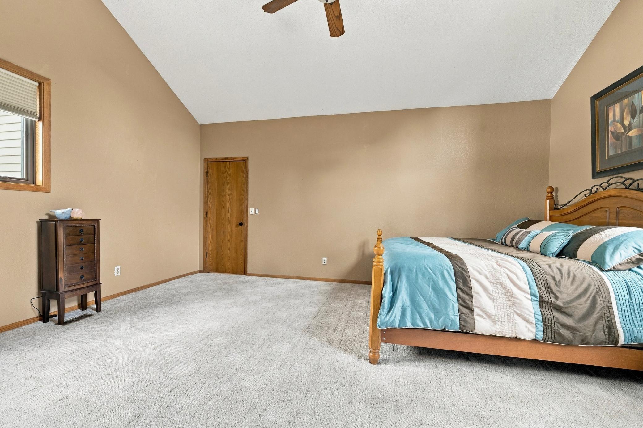 main property photo 50