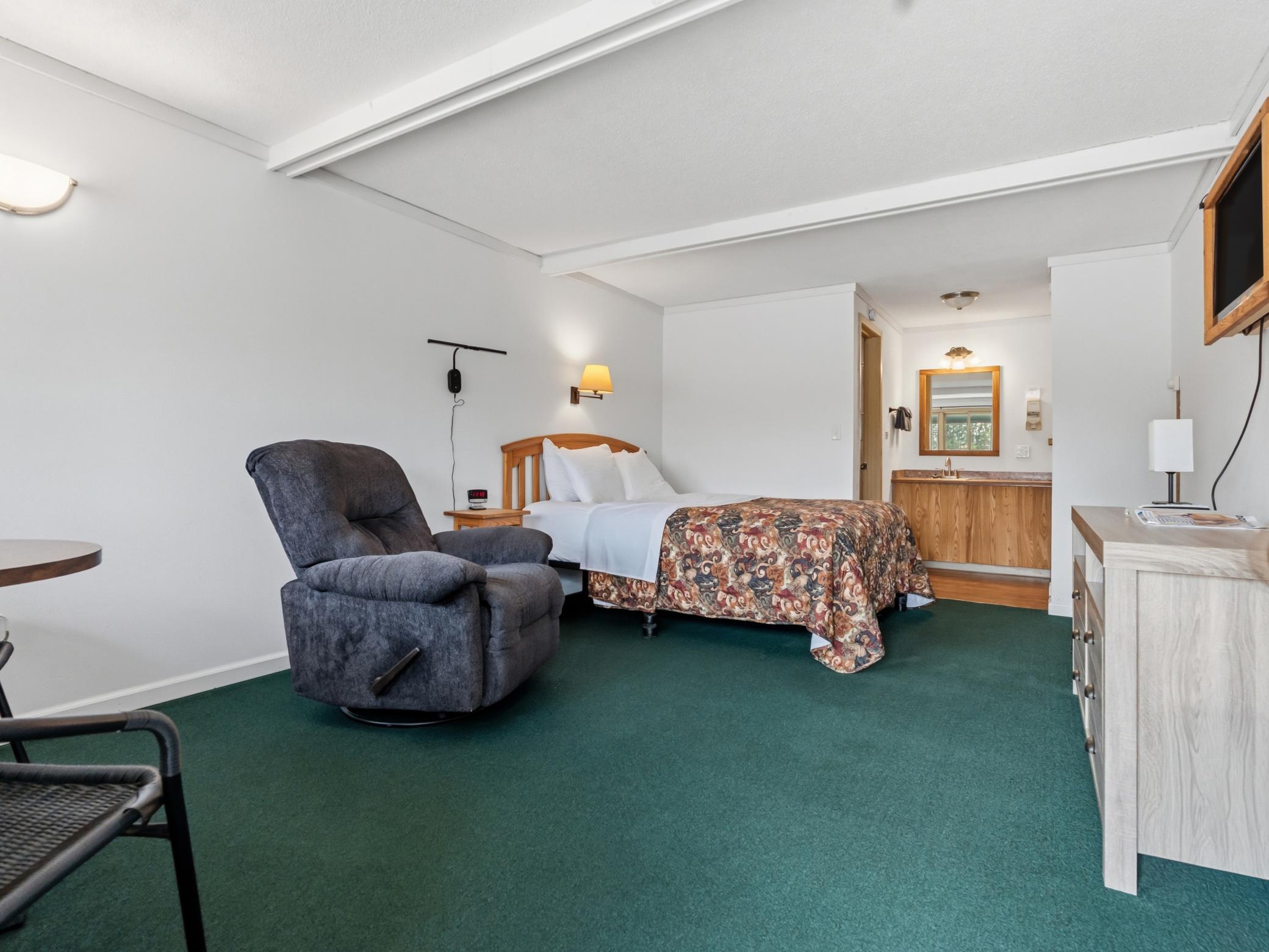 main property photo 18
