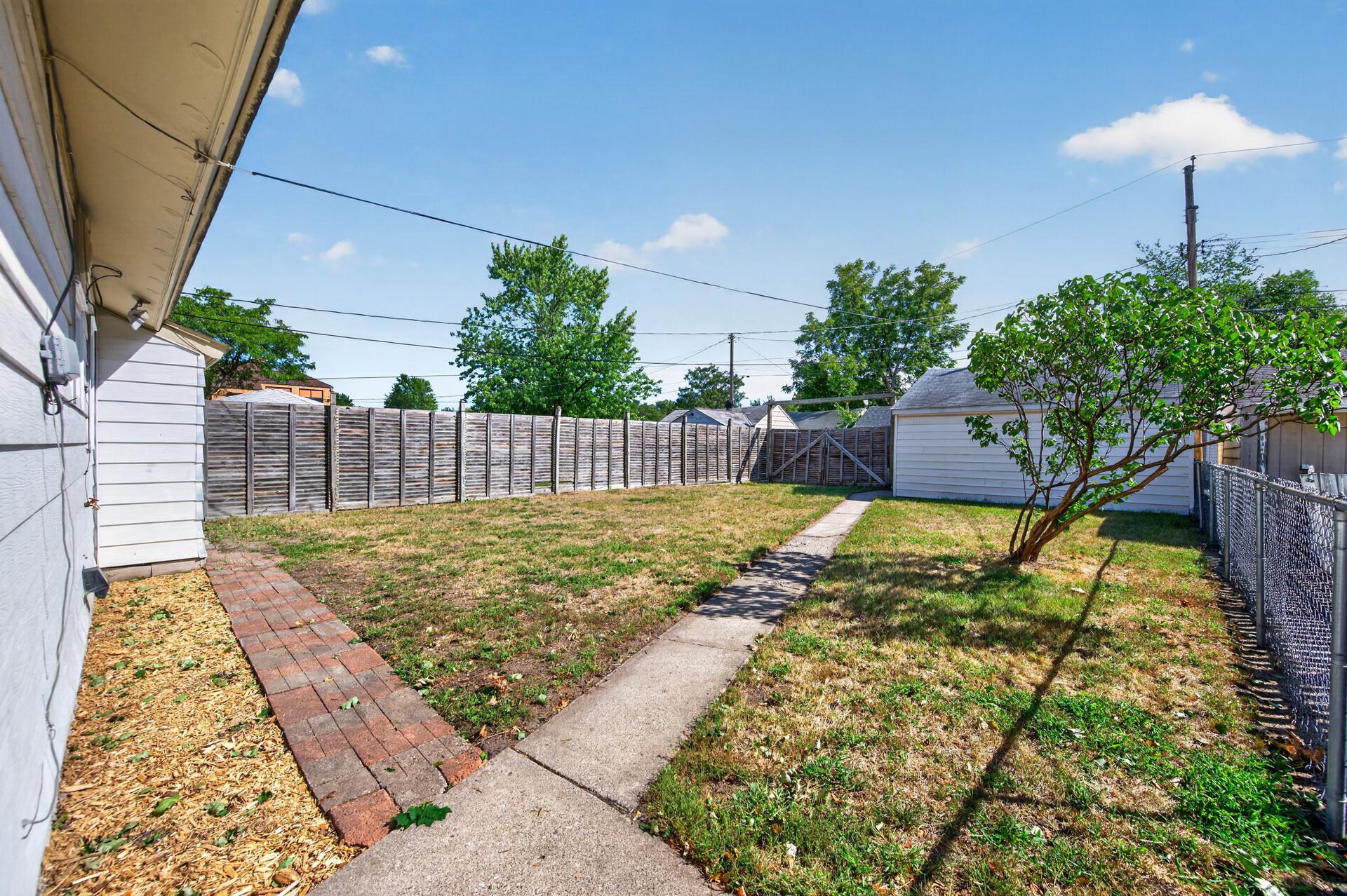 main property photo 13