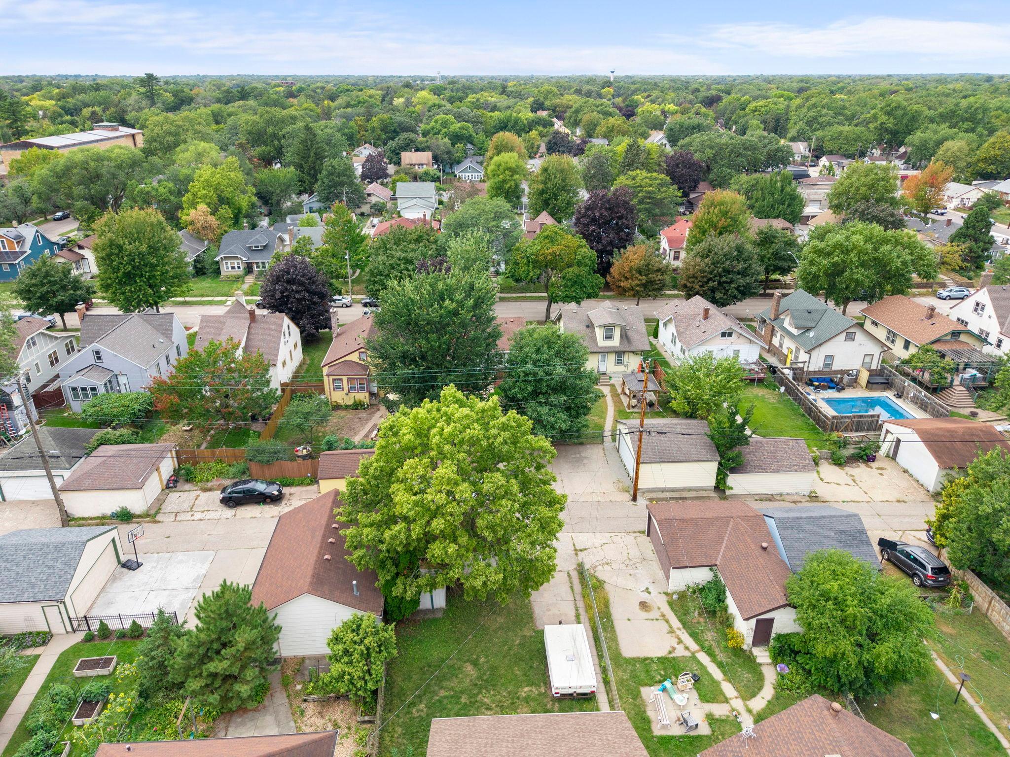 main property photo 33