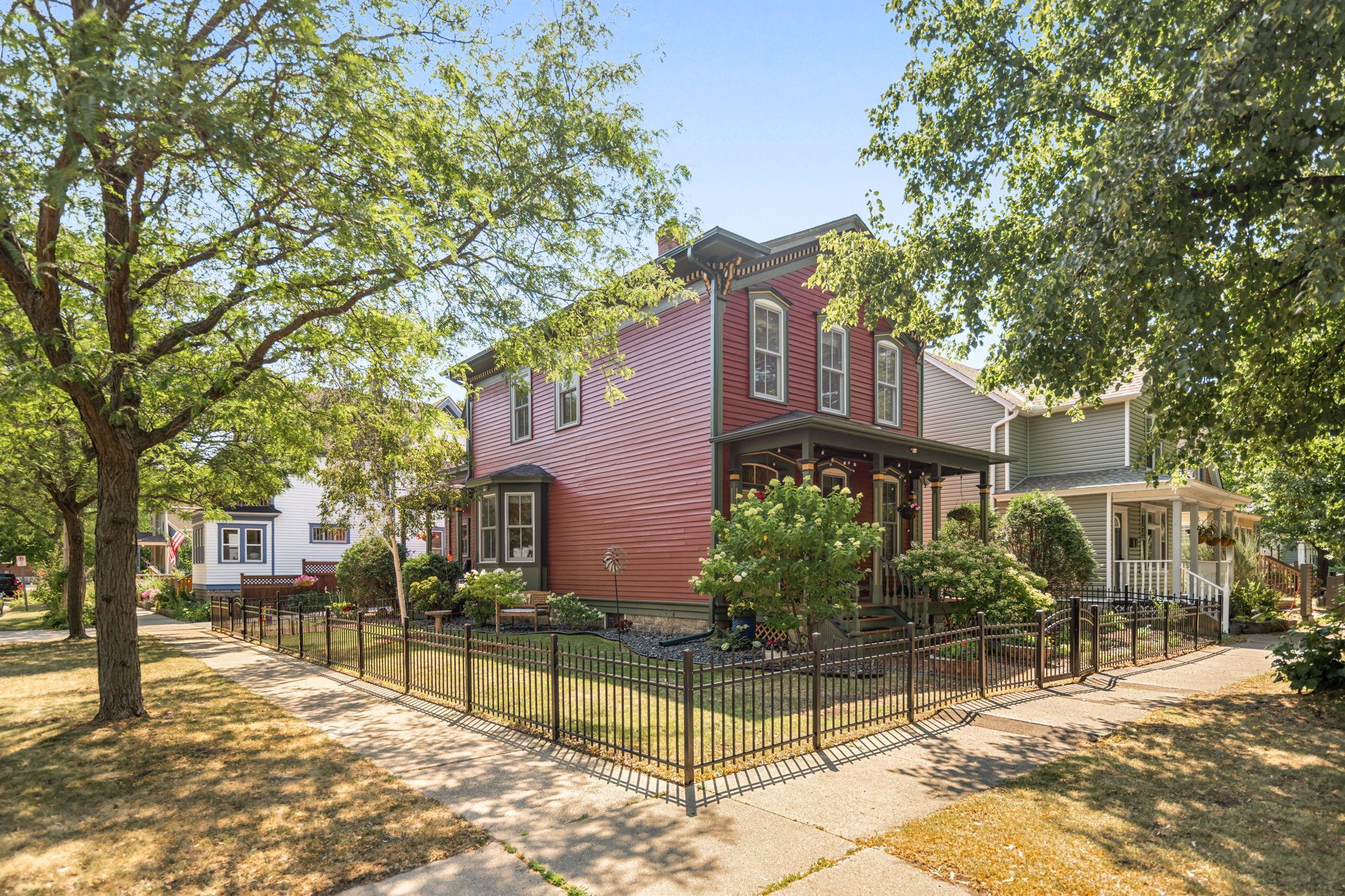 main property photo 41