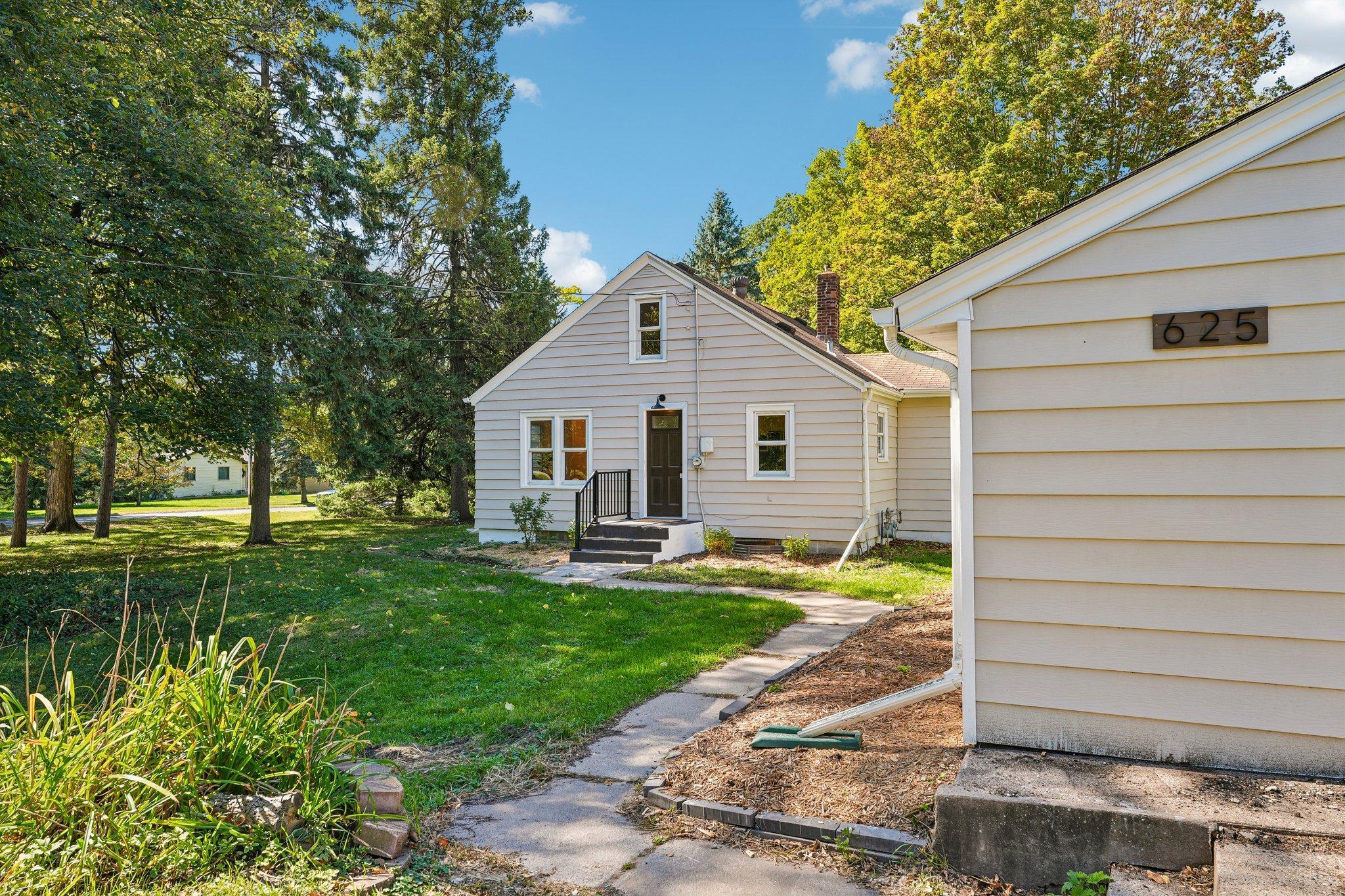 main property photo 5