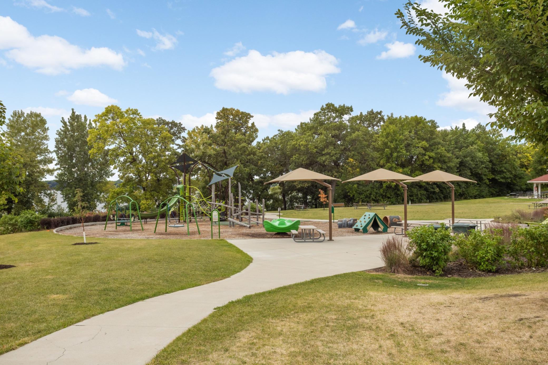 main property photo 40