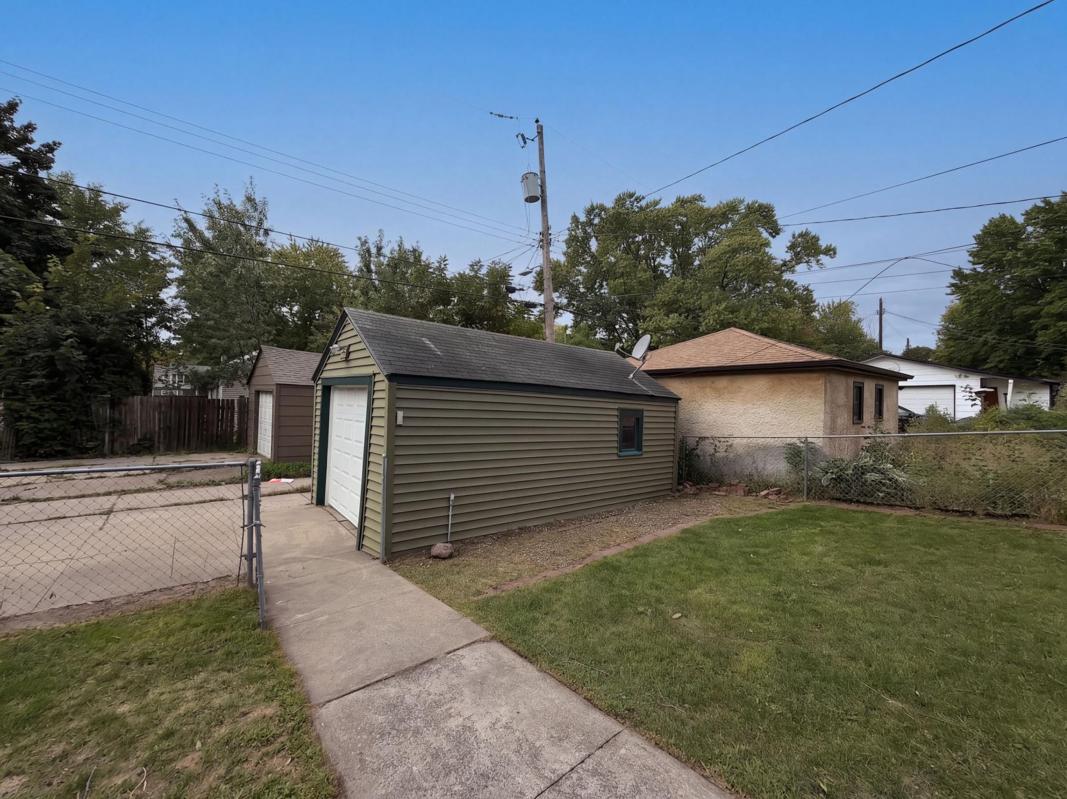 main property photo 22