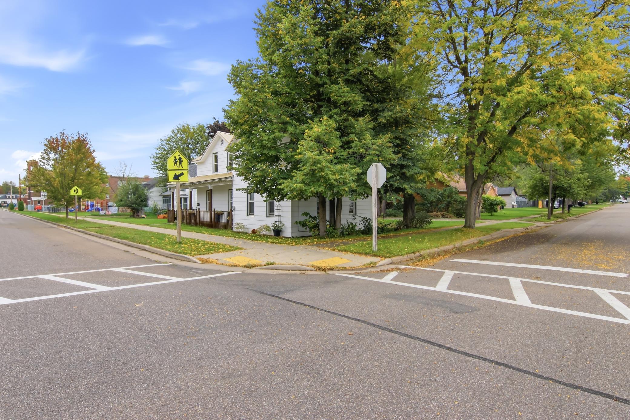 main property photo 27