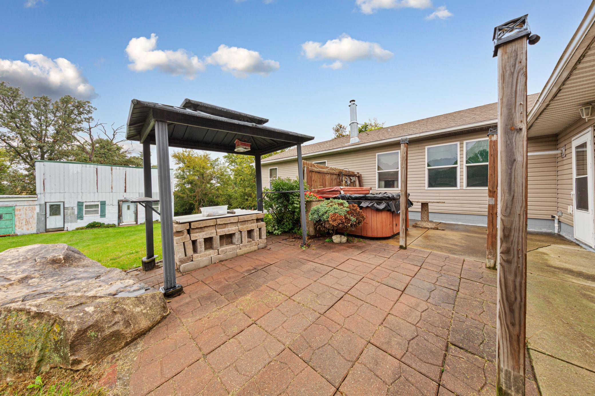 main property photo 10
