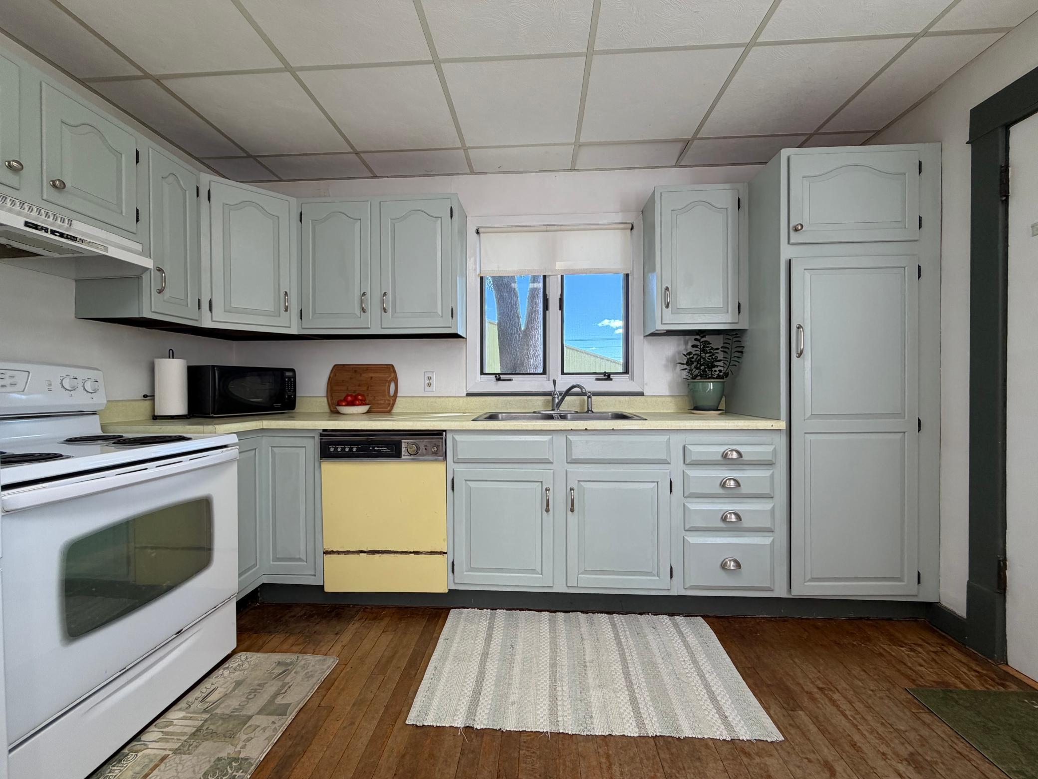 main property photo 18