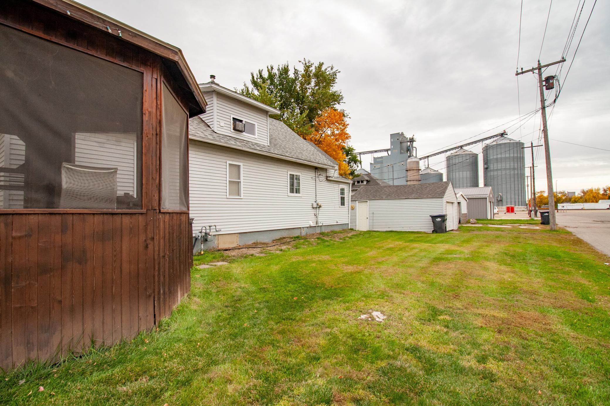 main property photo 41