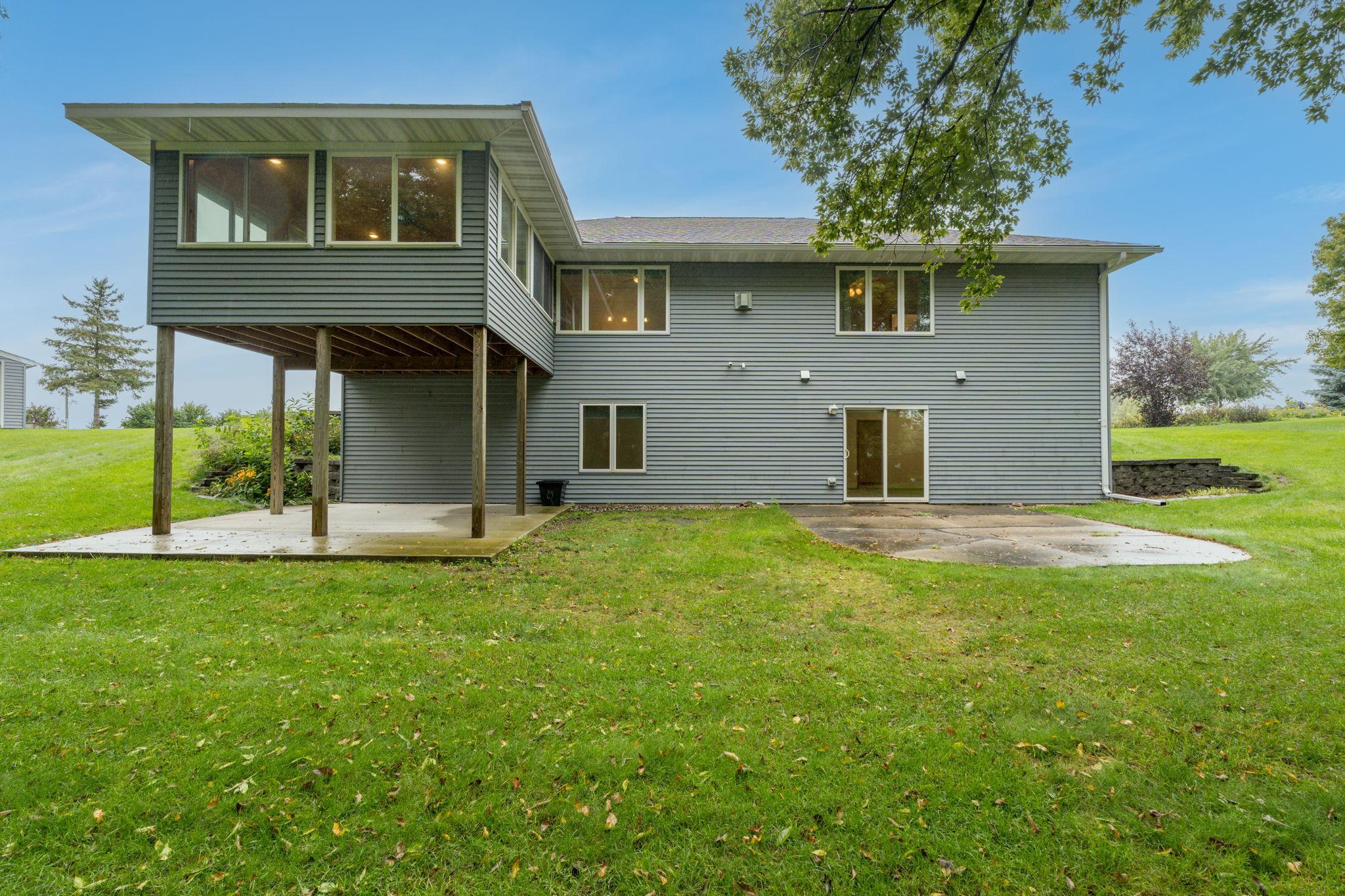 main property photo 40